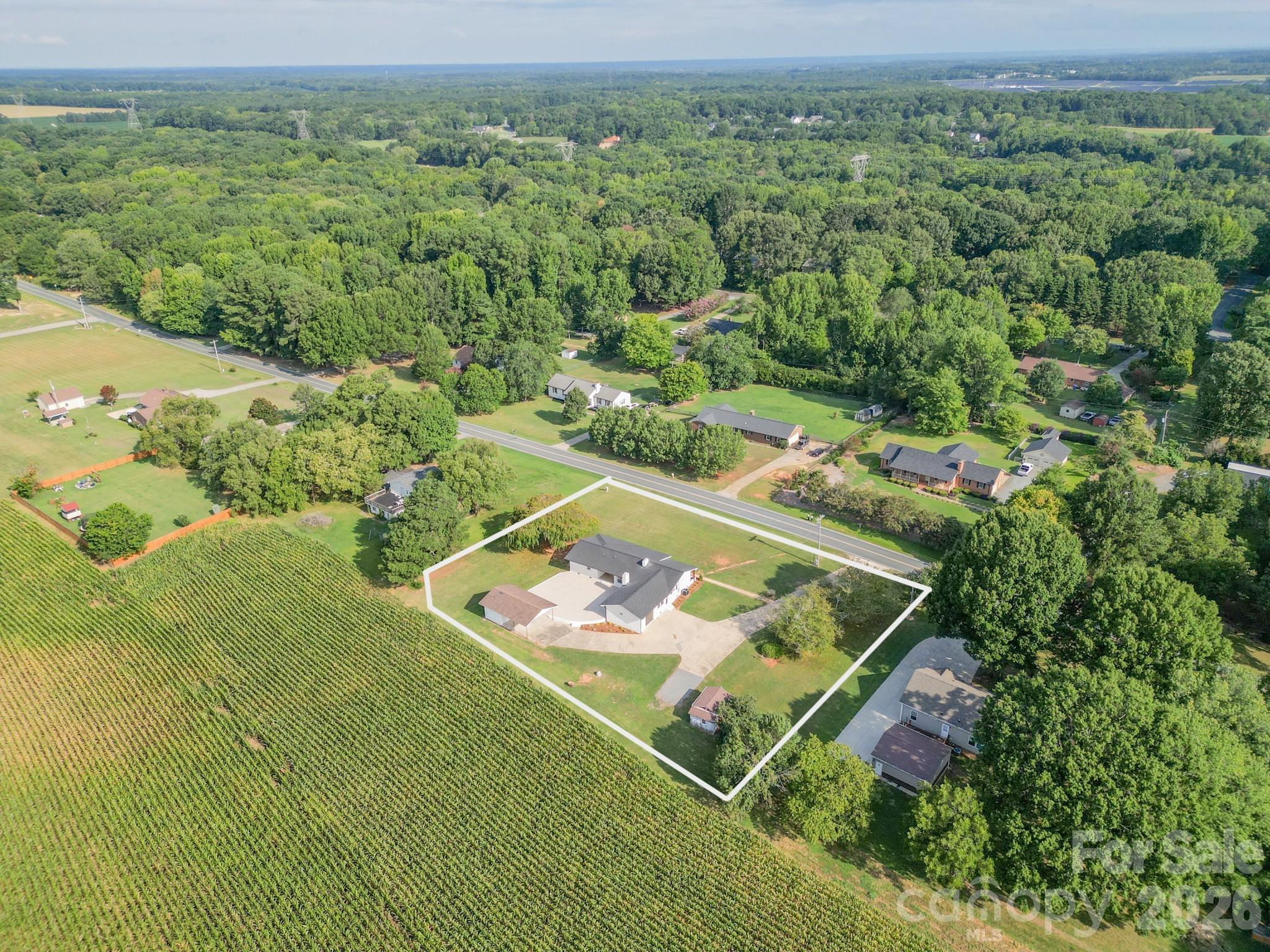 main property photo 28