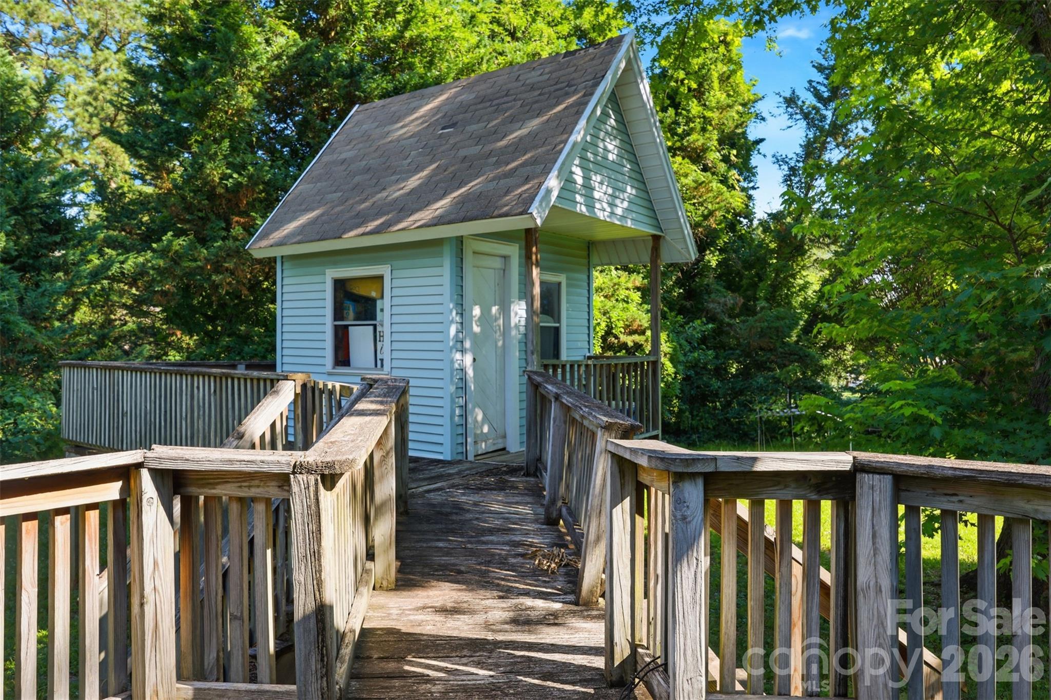 main property photo 6