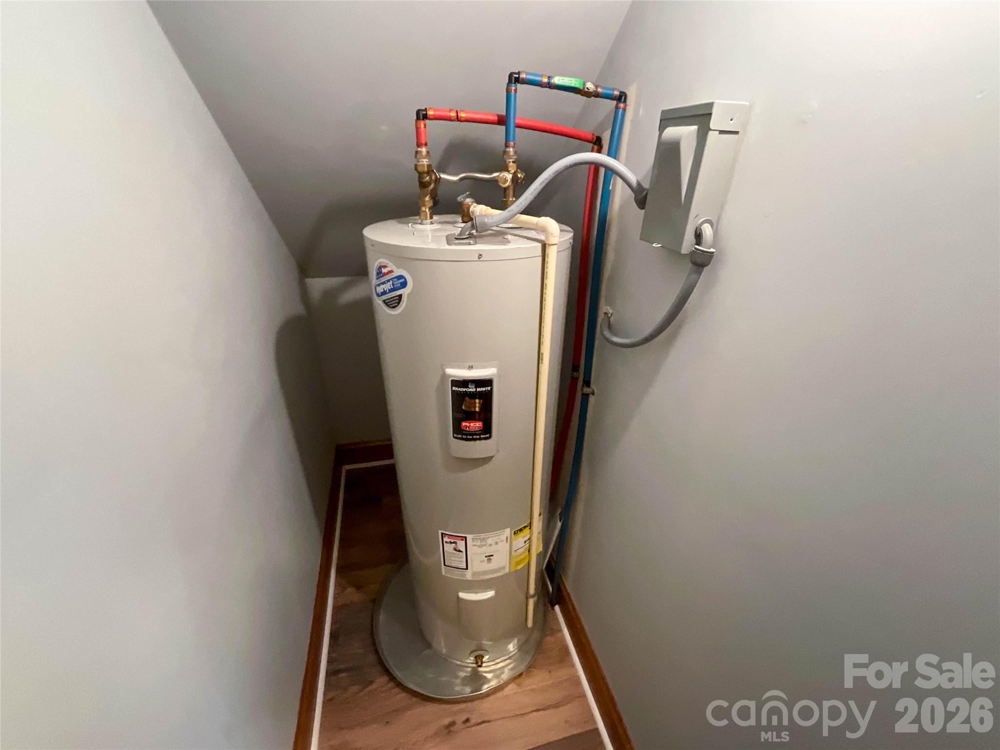 main property photo 16