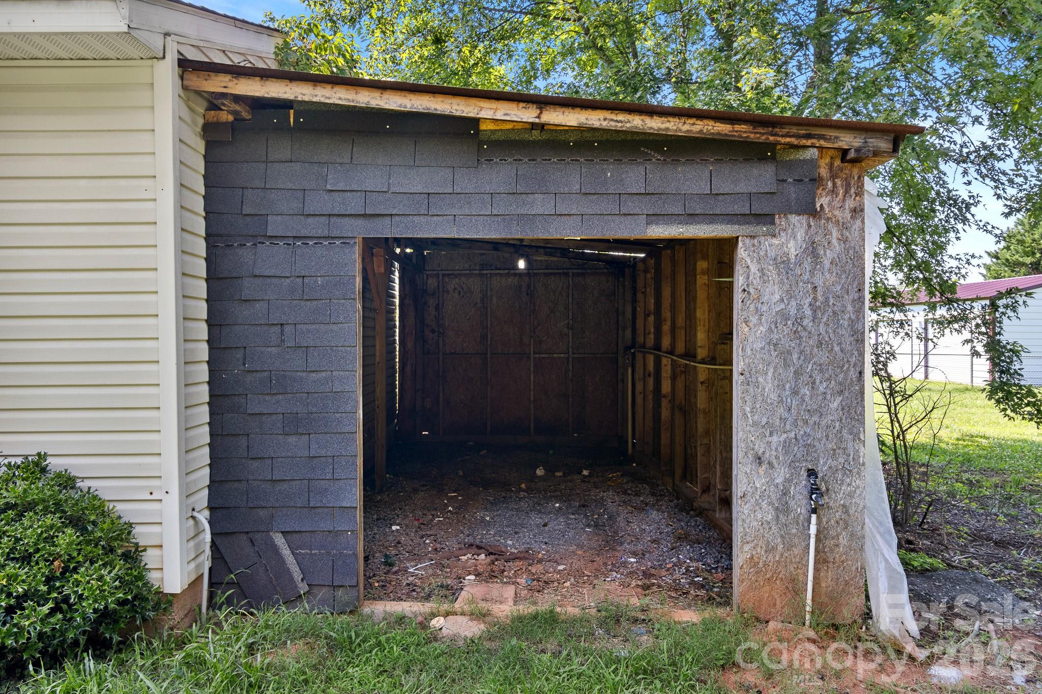 main property photo 45