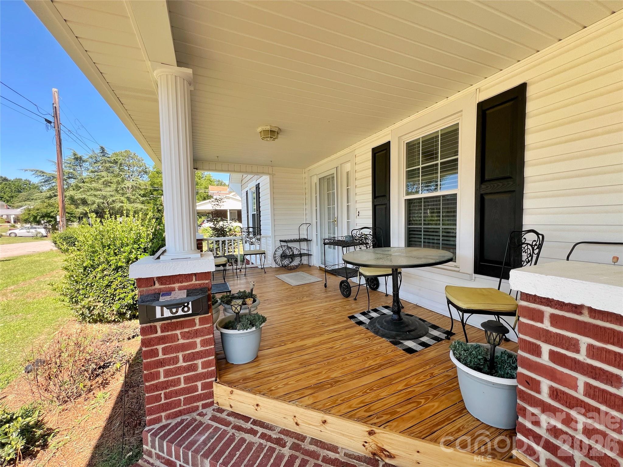 main property photo 2