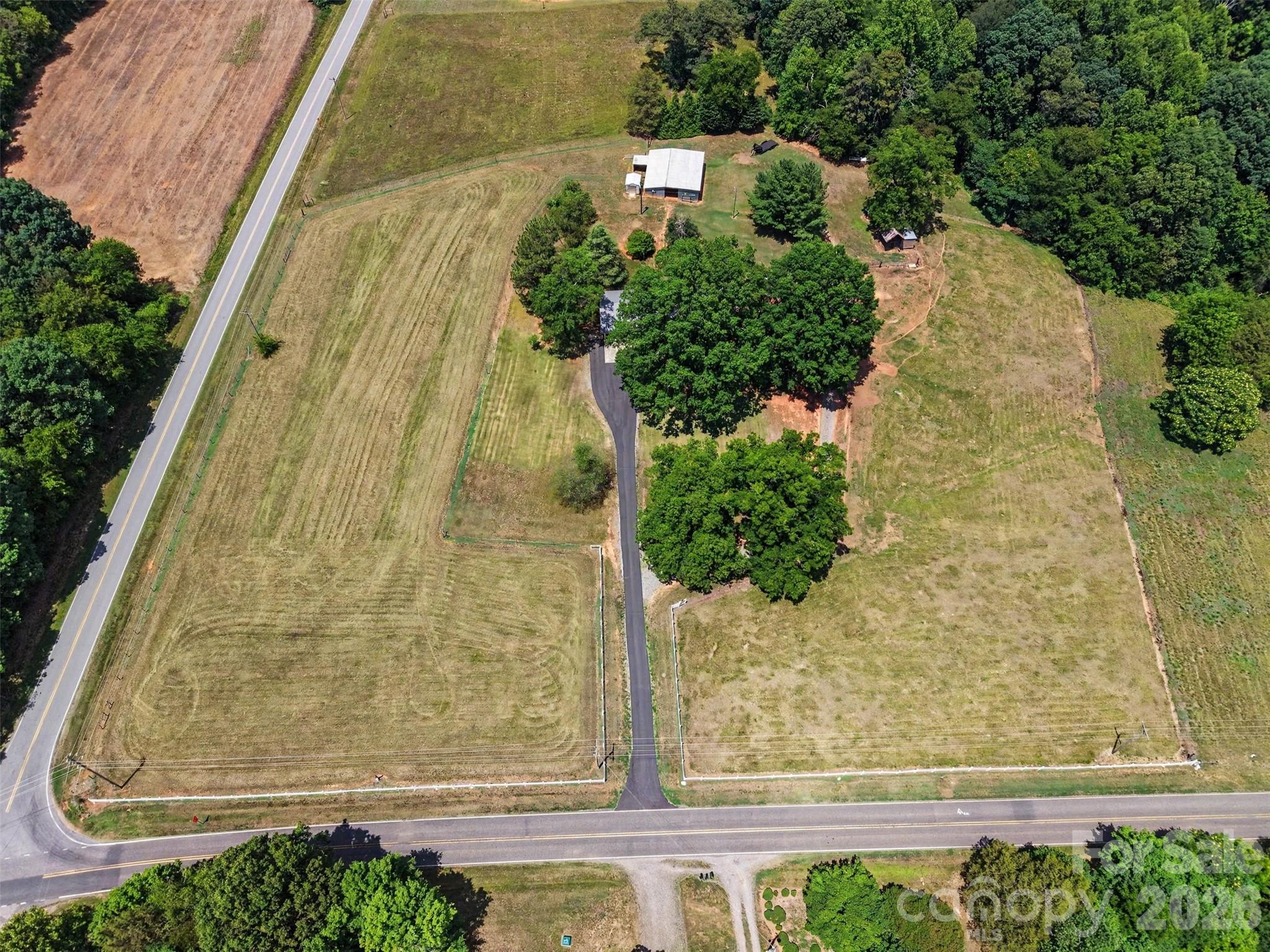main property photo 3