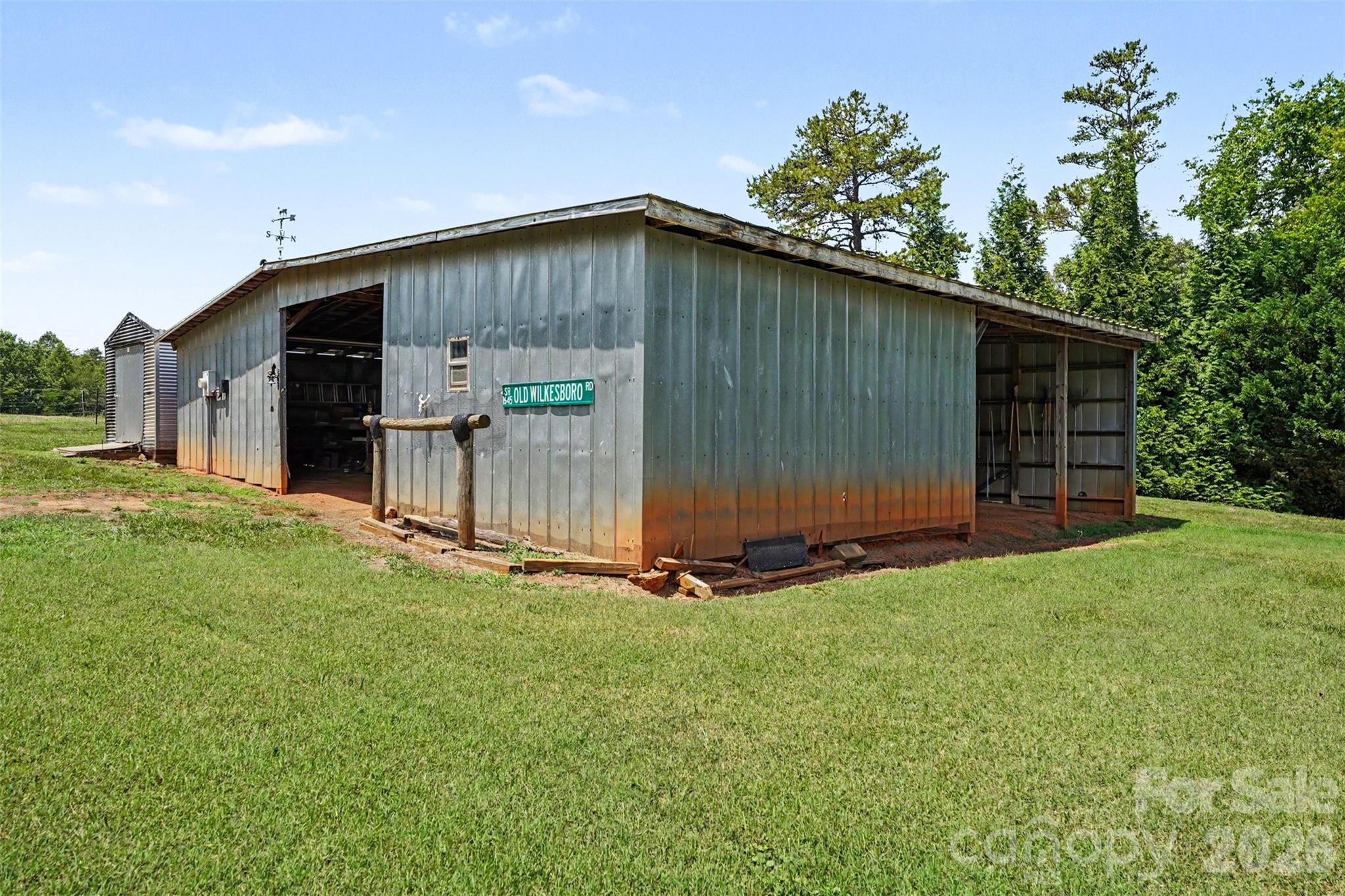 main property photo 34