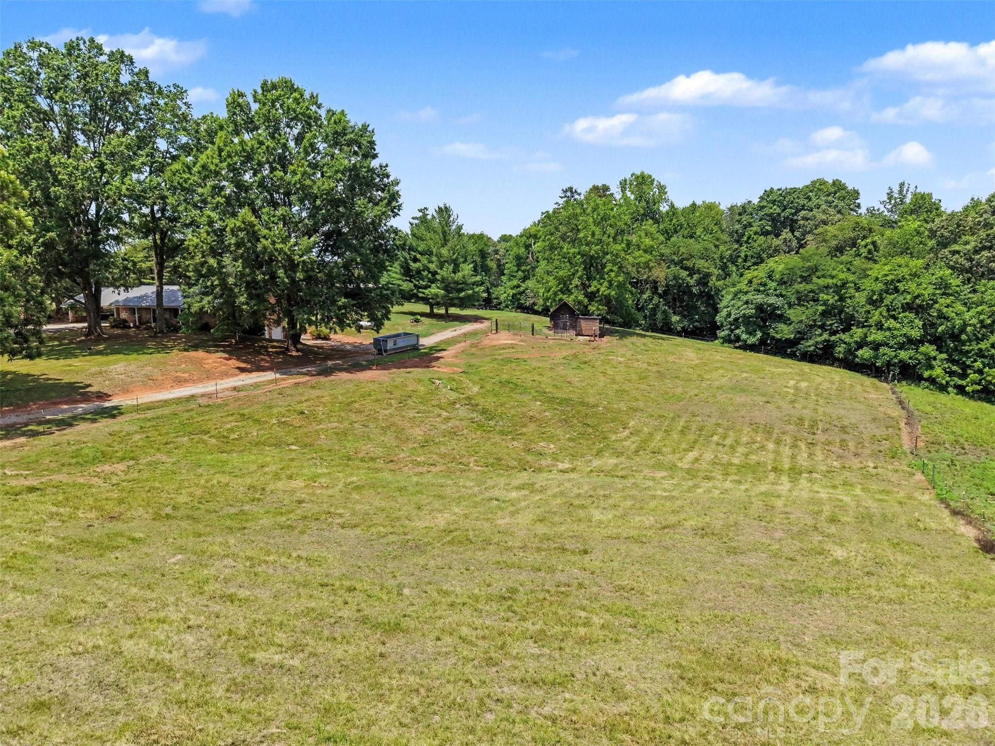 main property photo 40