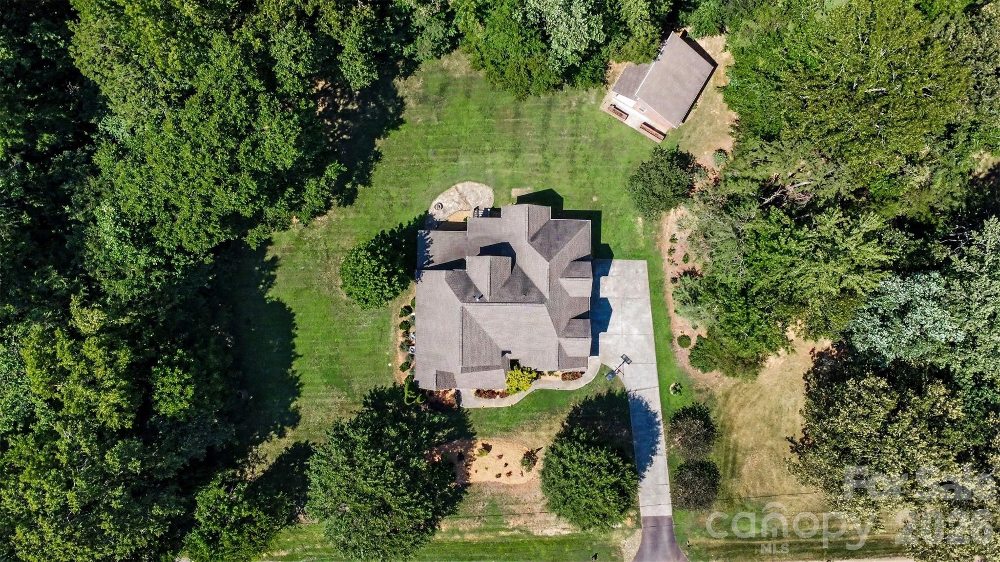 main property photo 30