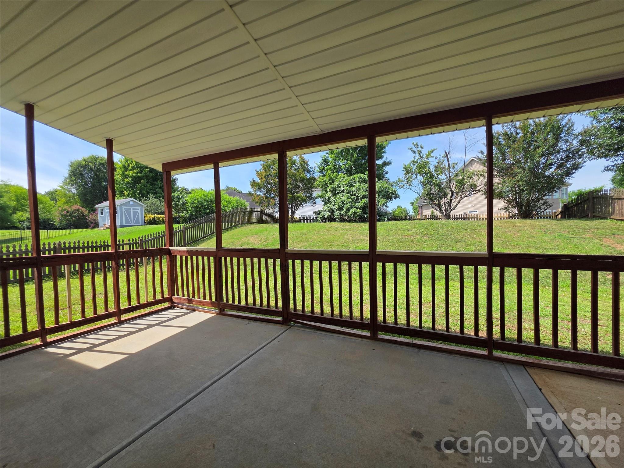 main property photo 11