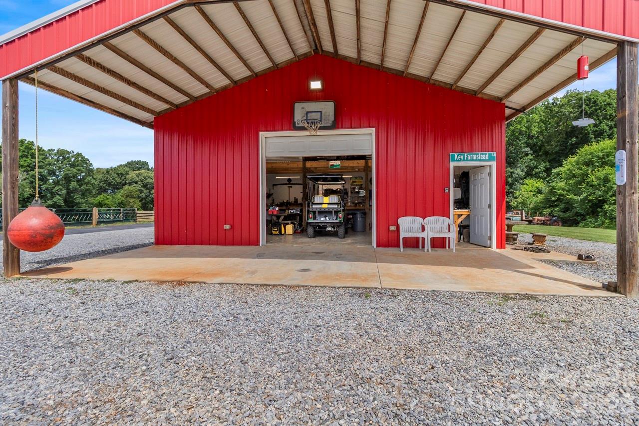 main property photo 40