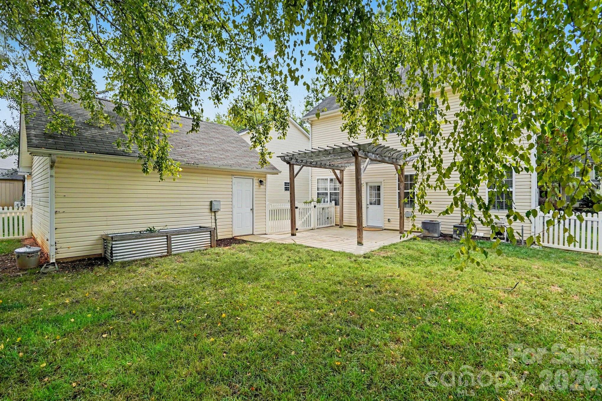 main property photo 24