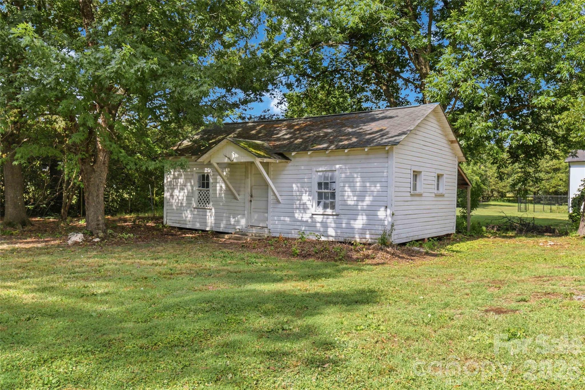 main property photo 25