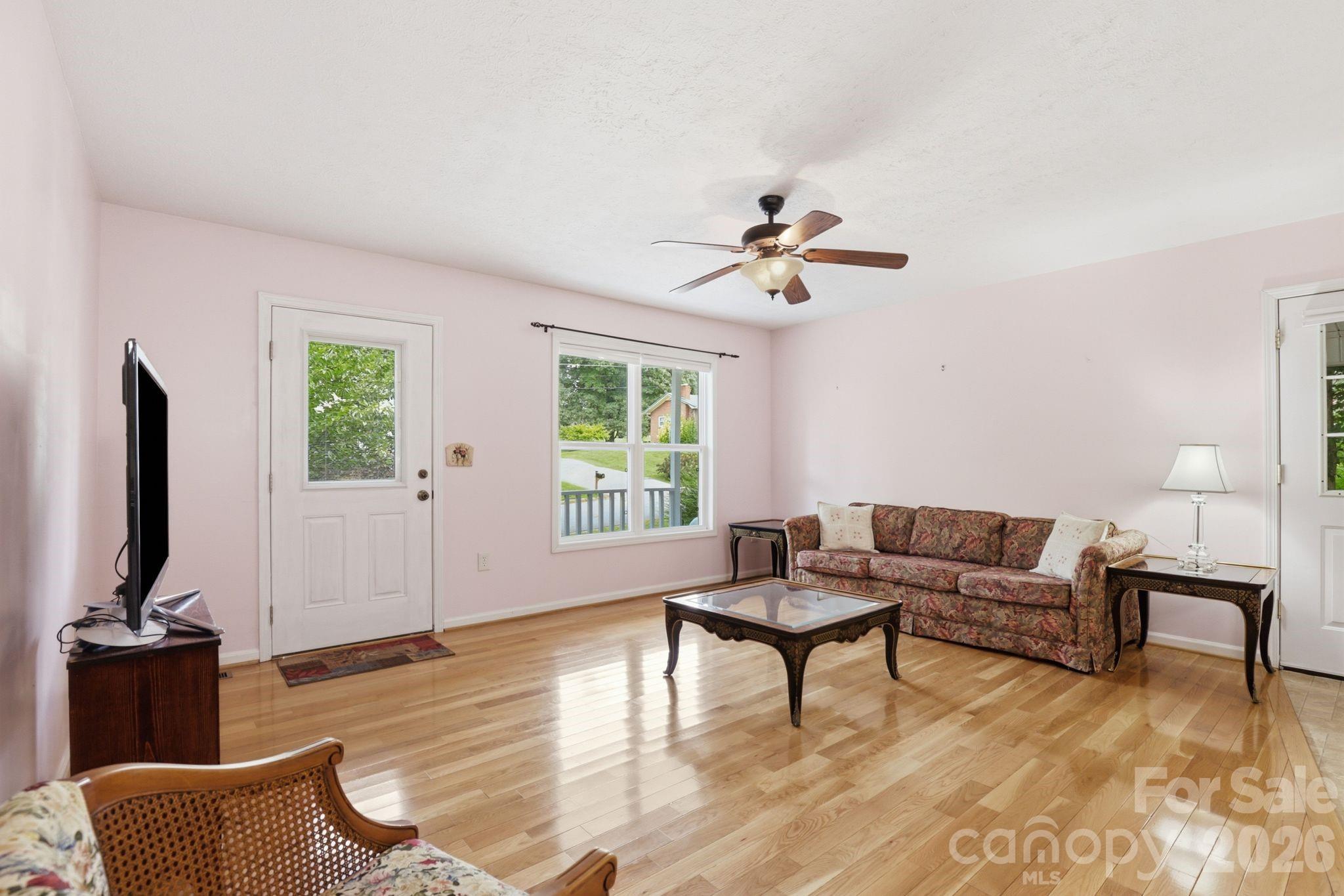 main property photo 7