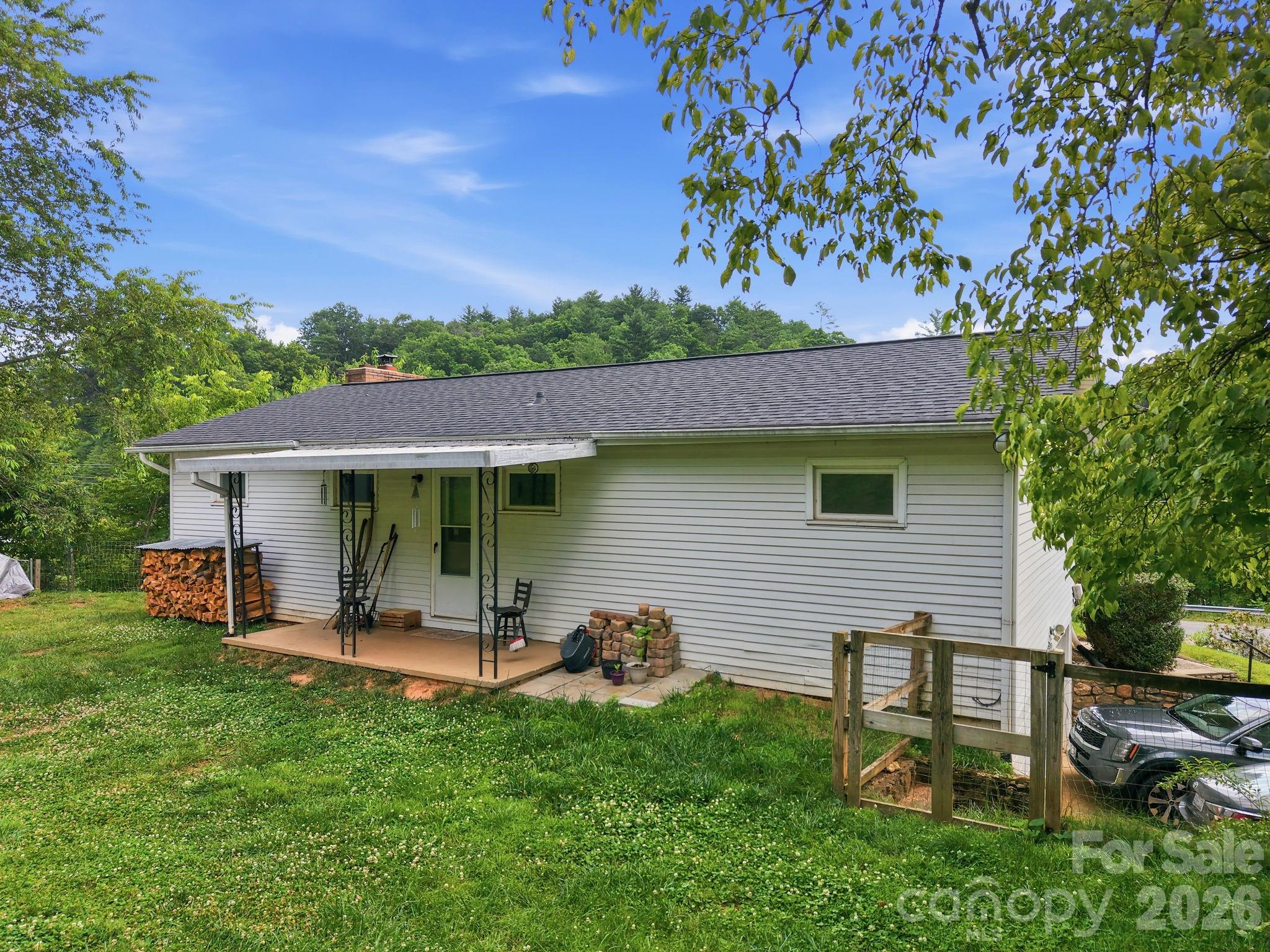 main property photo 14