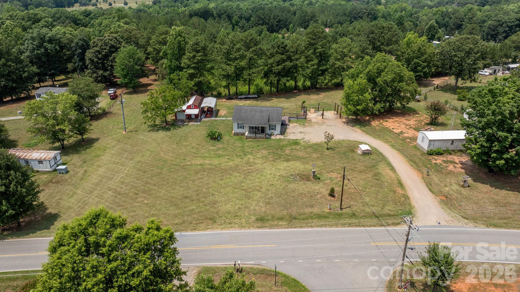 main property photo 9