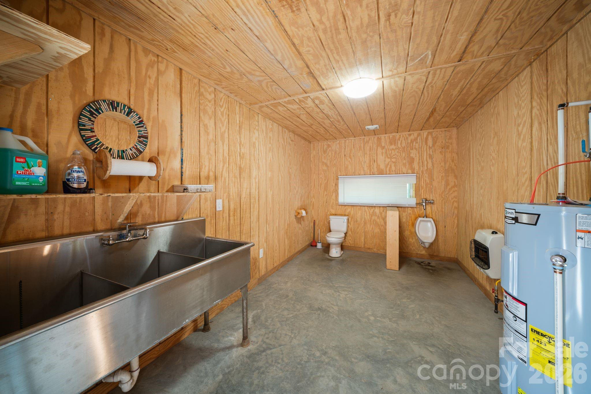 main property photo 11