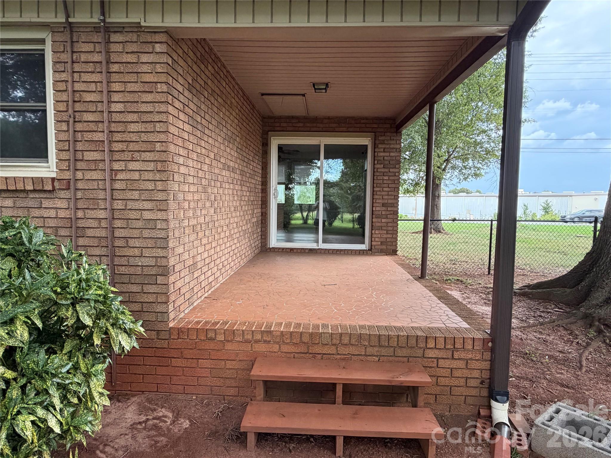 main property photo 31