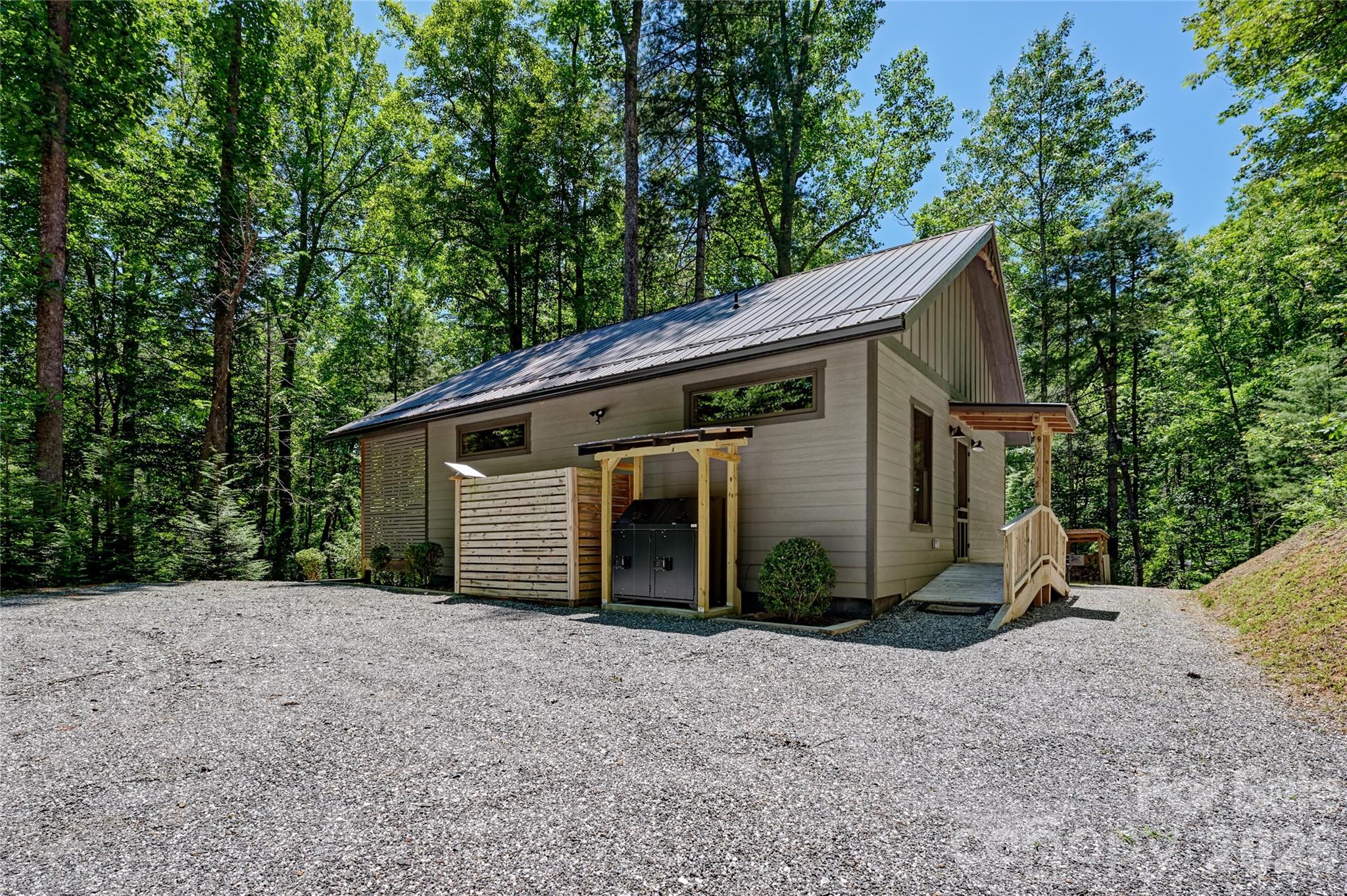main property photo 38