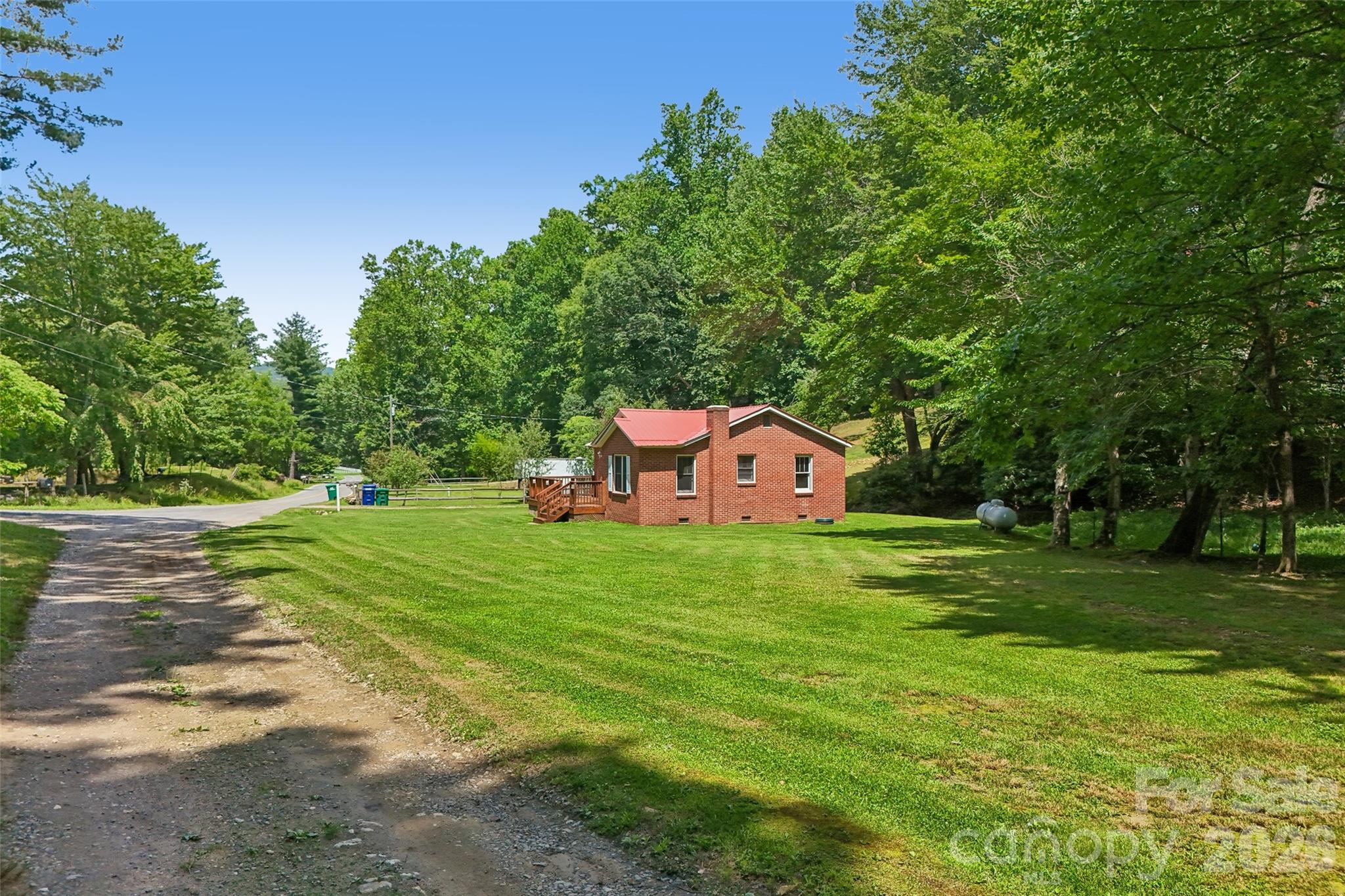 main property photo 33