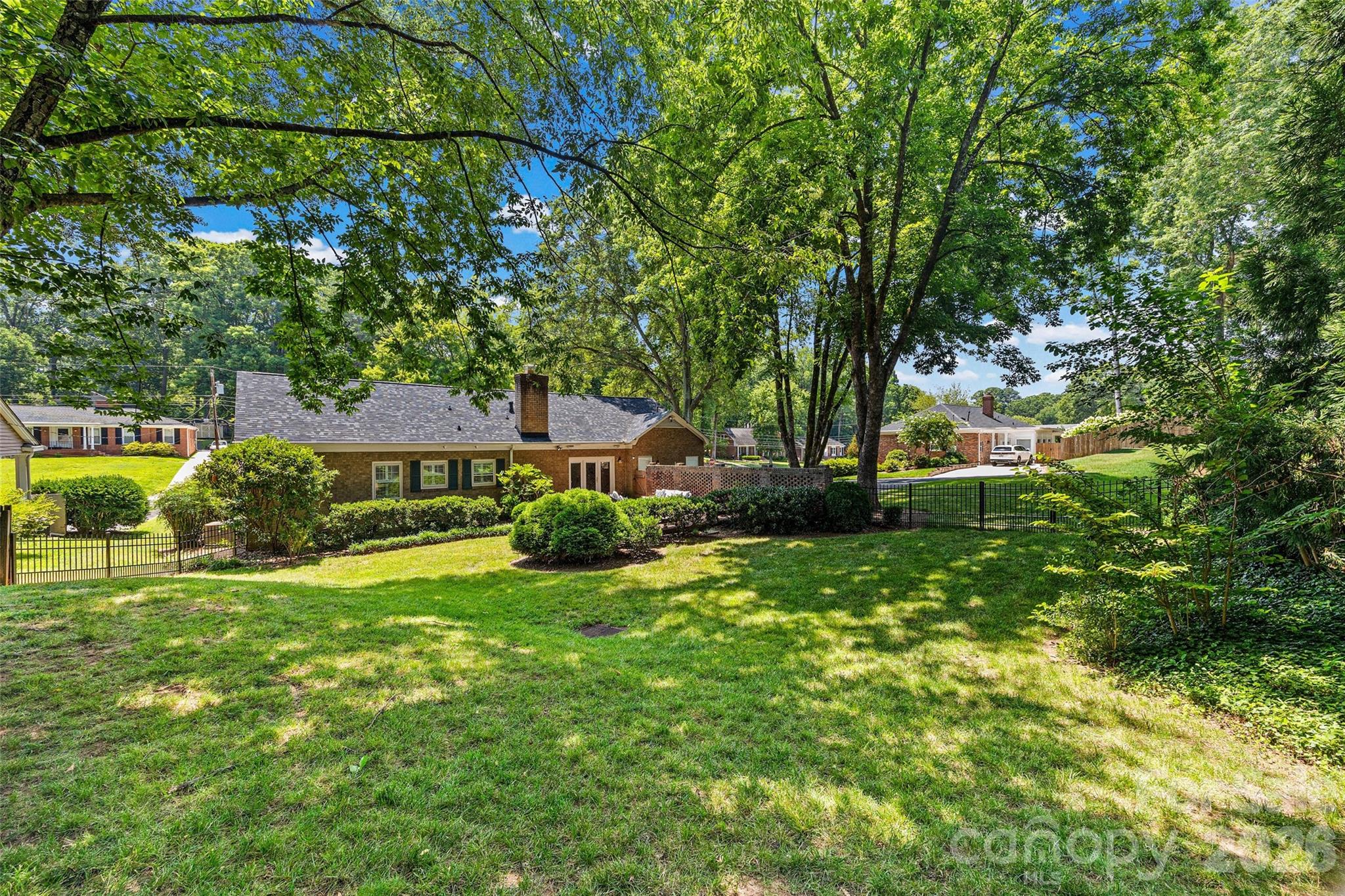 main property photo 34