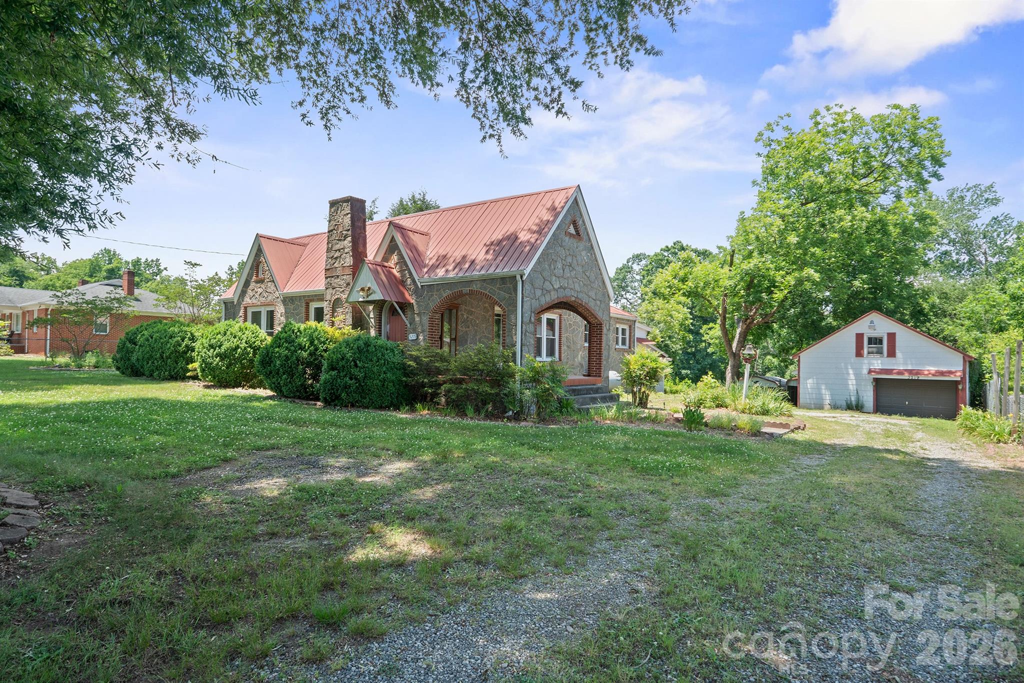 main property photo 4