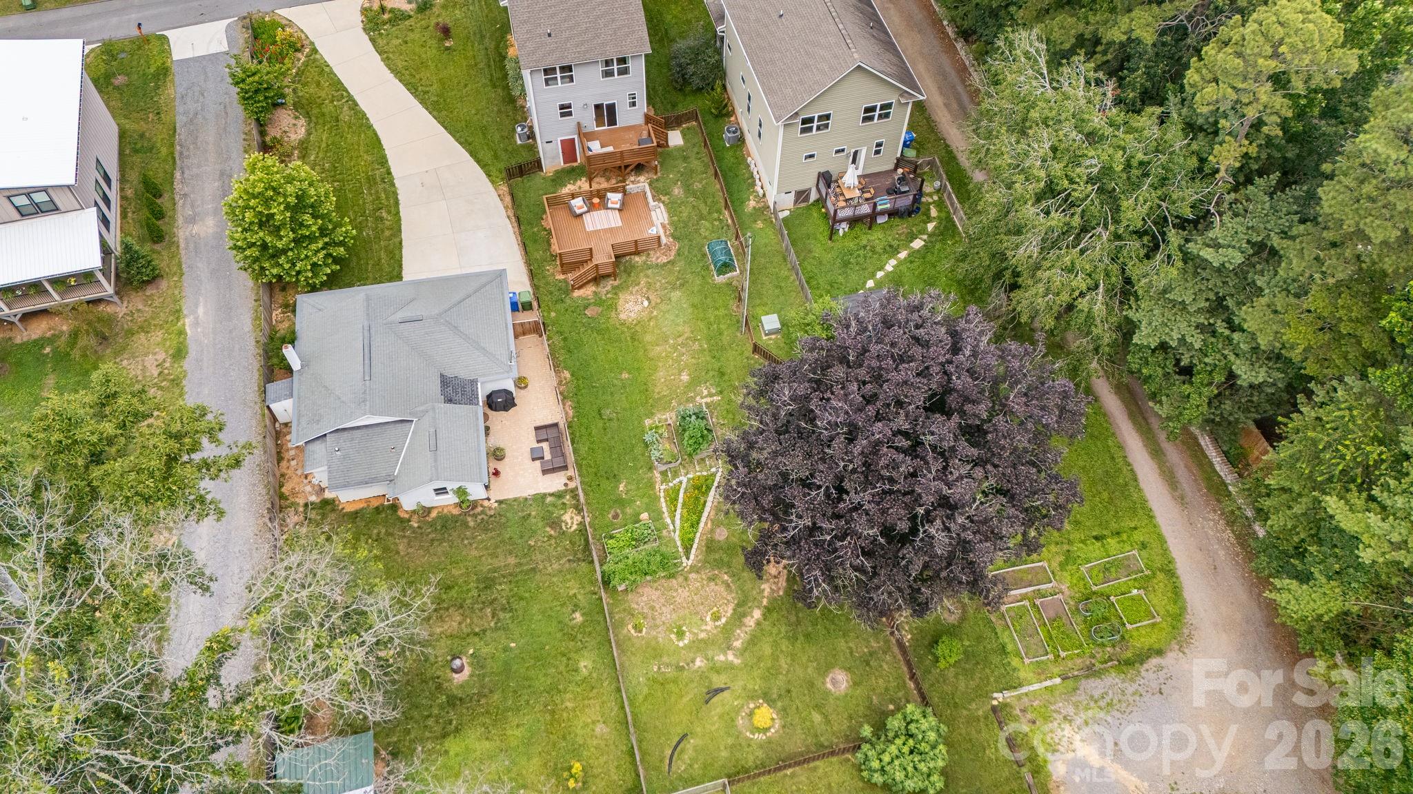 main property photo 34