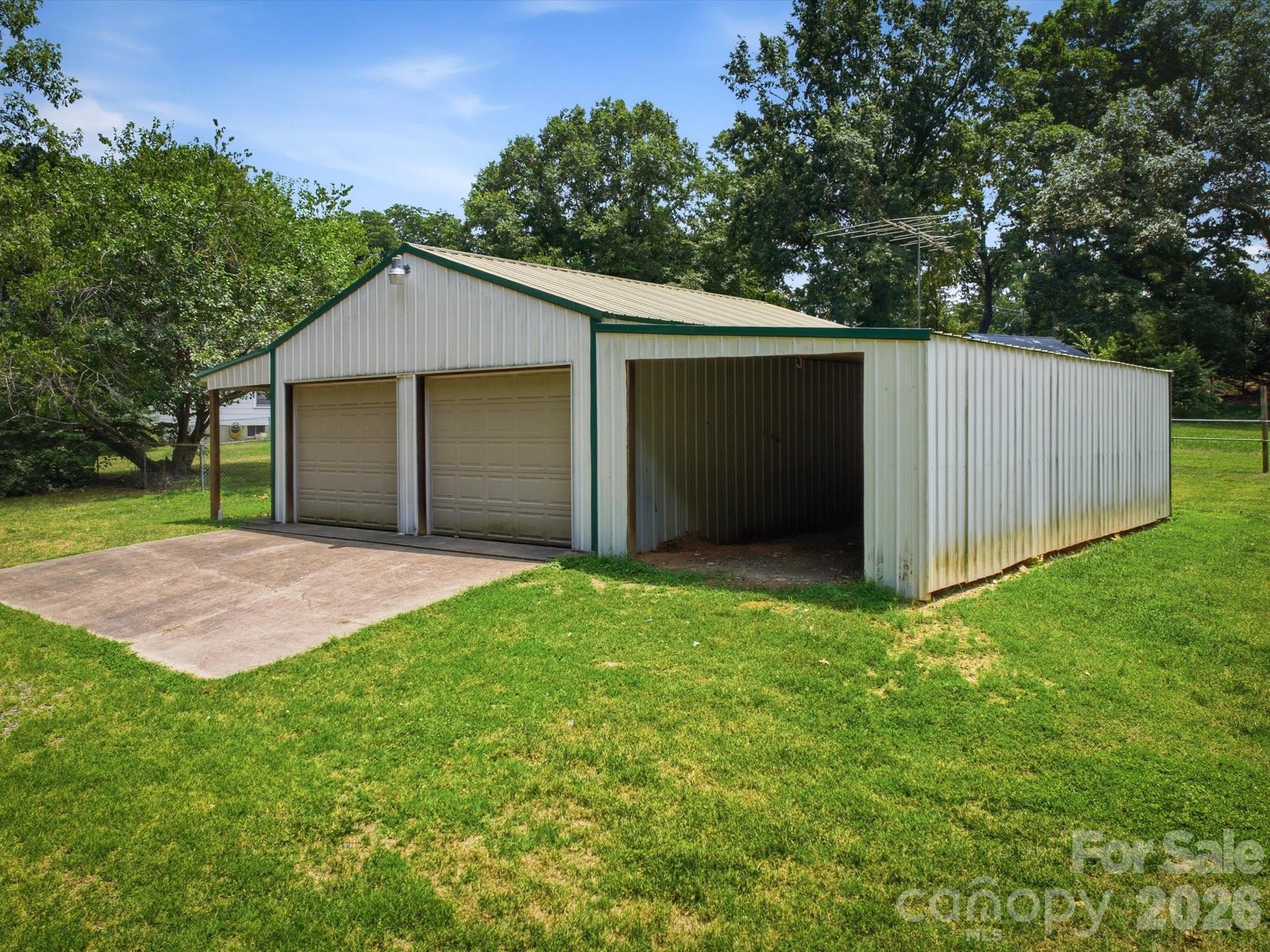 main property photo 10