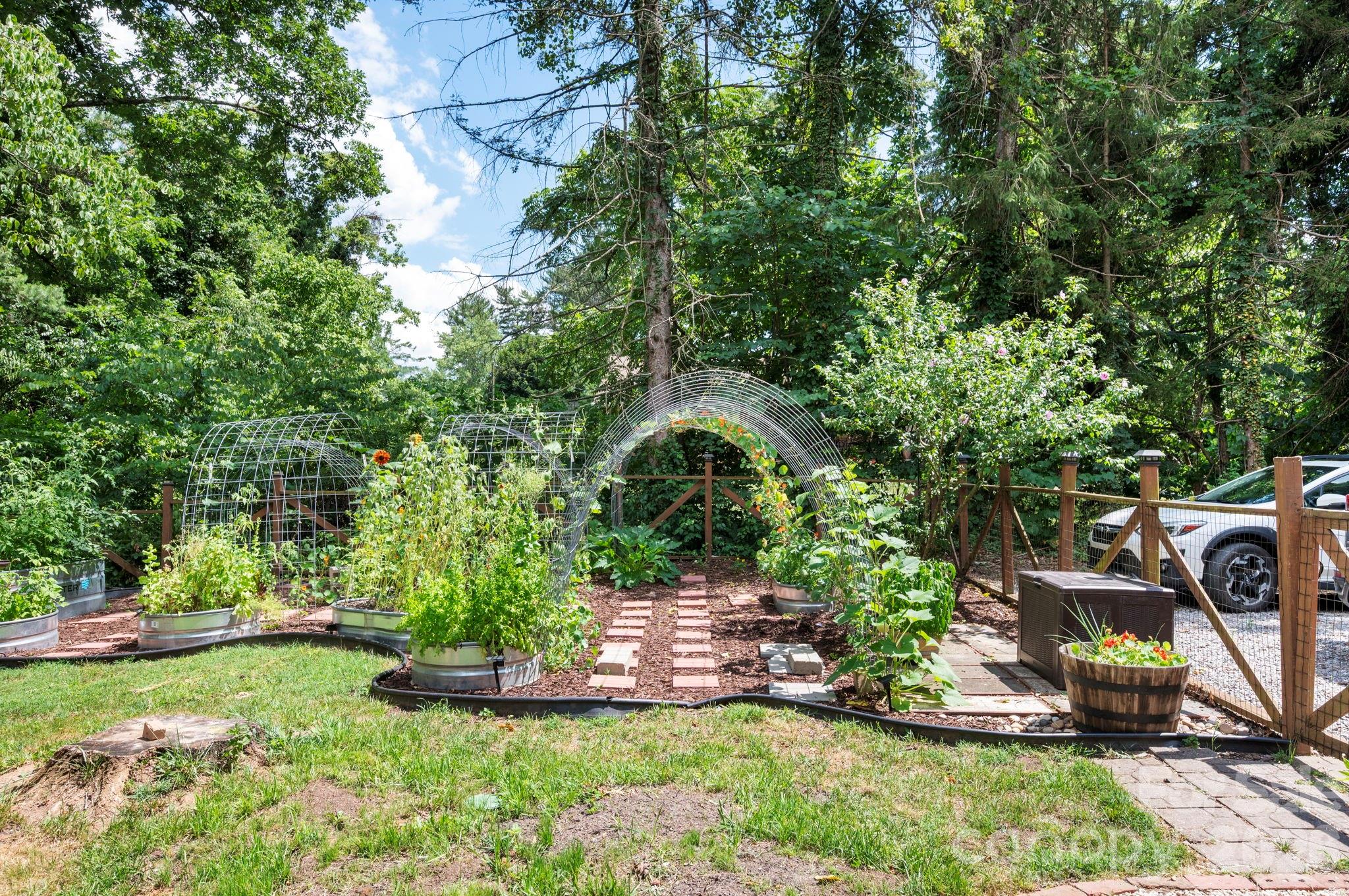 main property photo 36