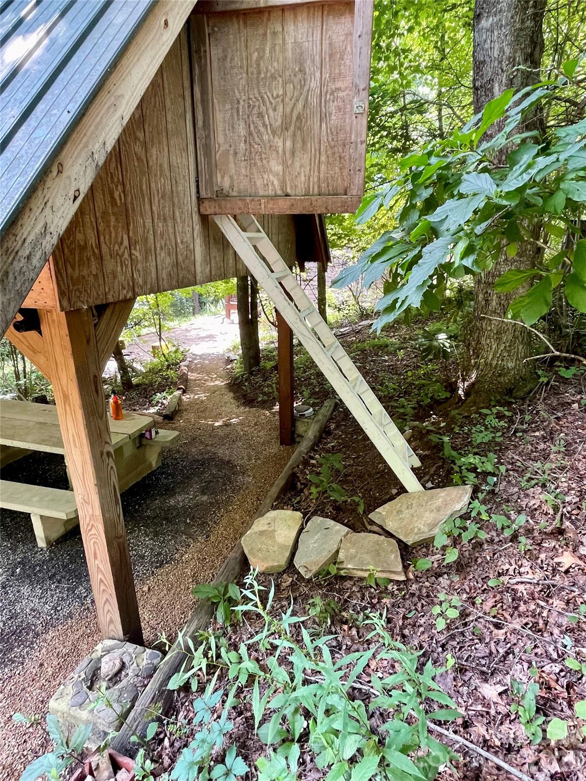 main property photo 29