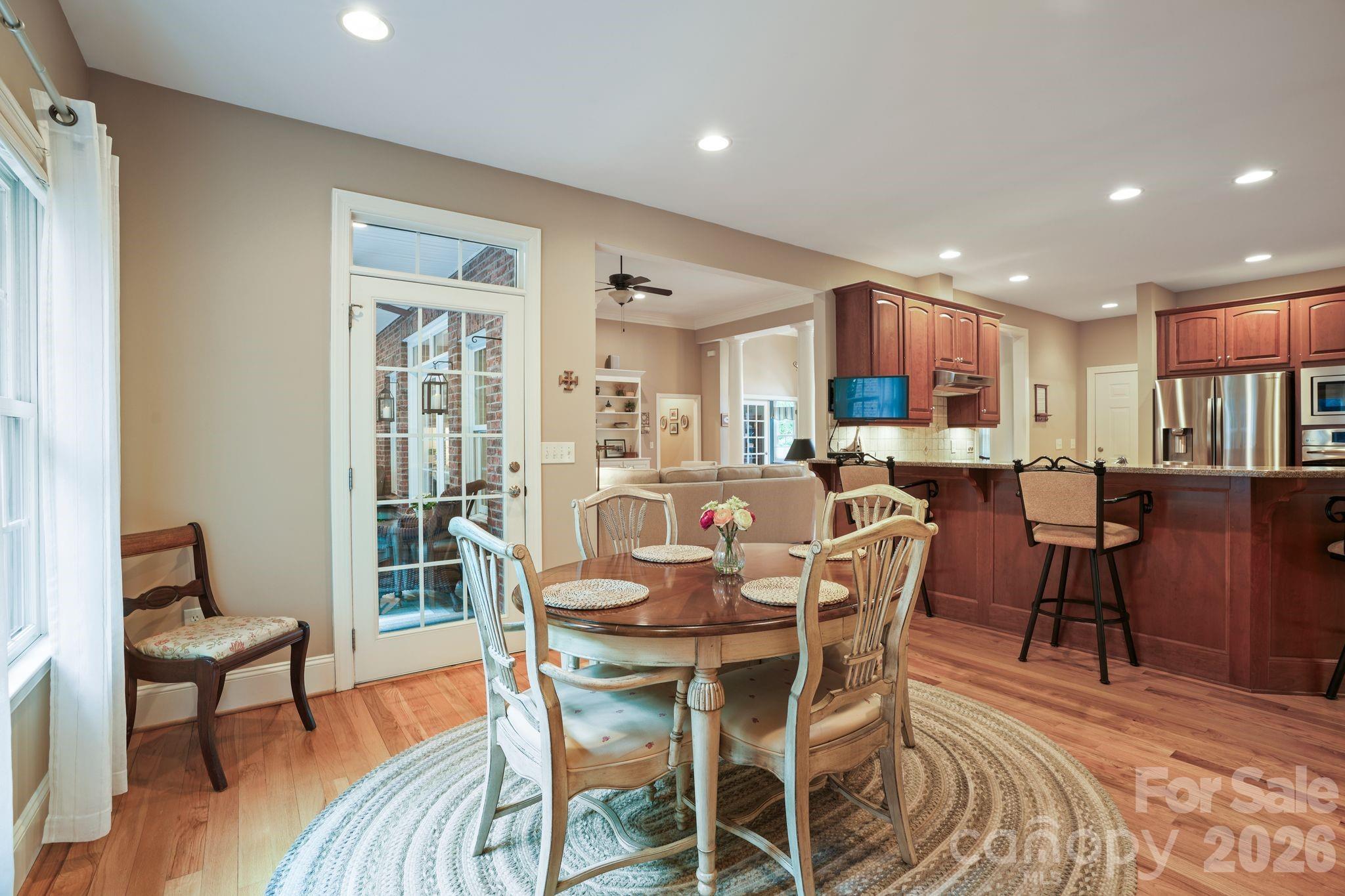 main property photo 16