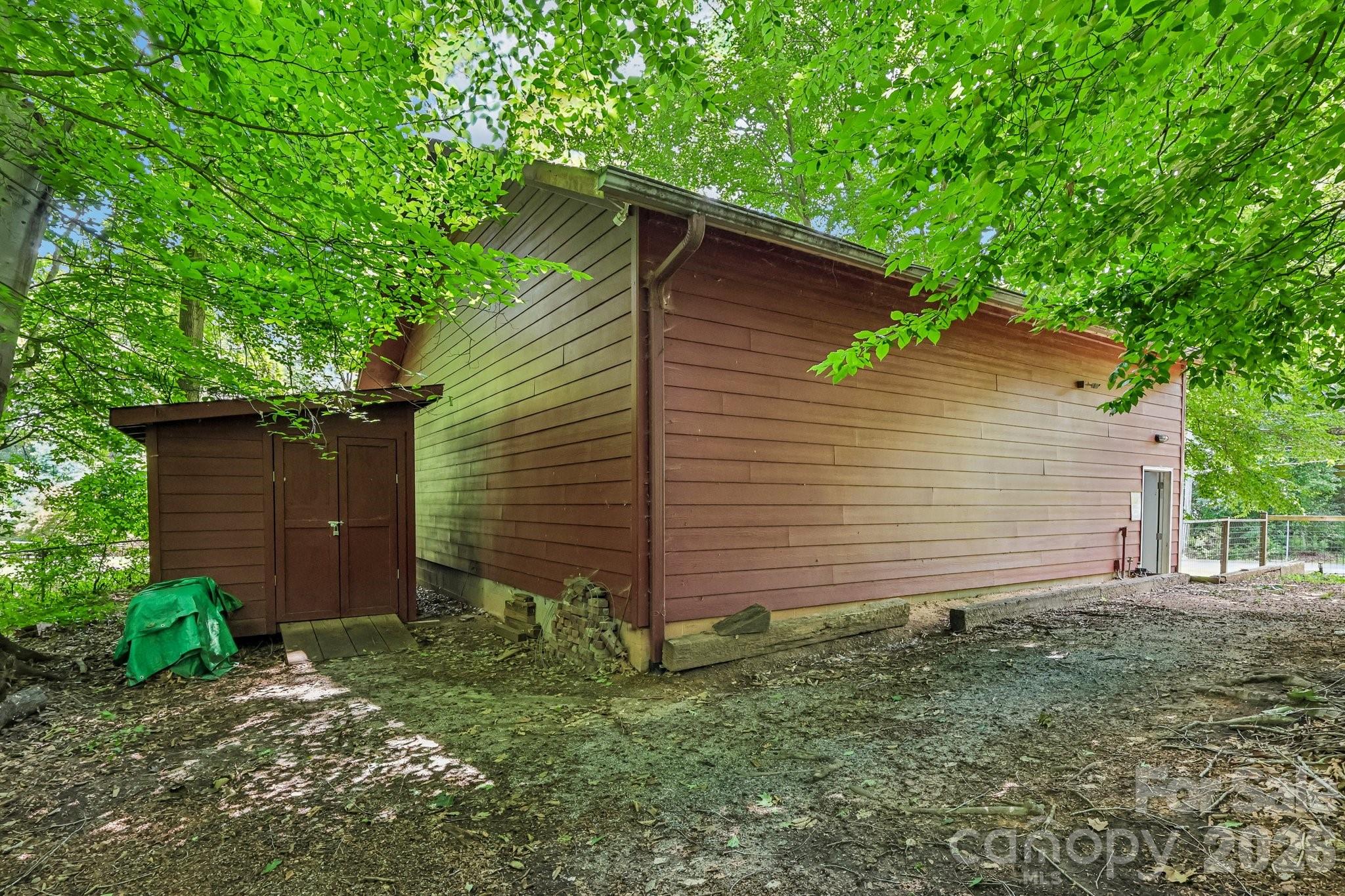 main property photo 8