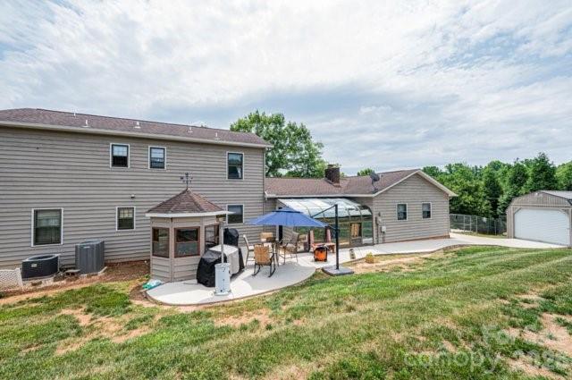 main property photo 9