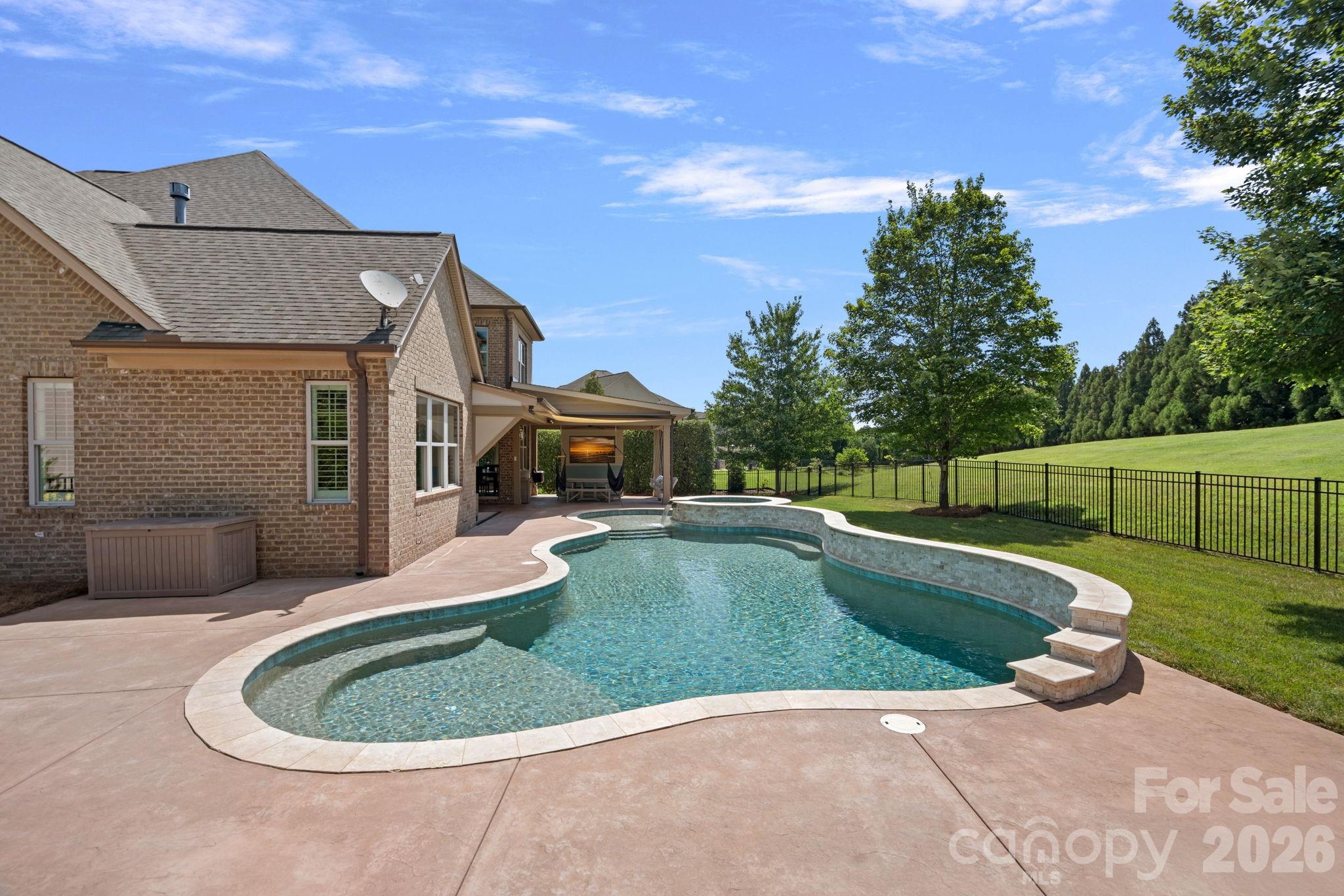 main property photo 36
