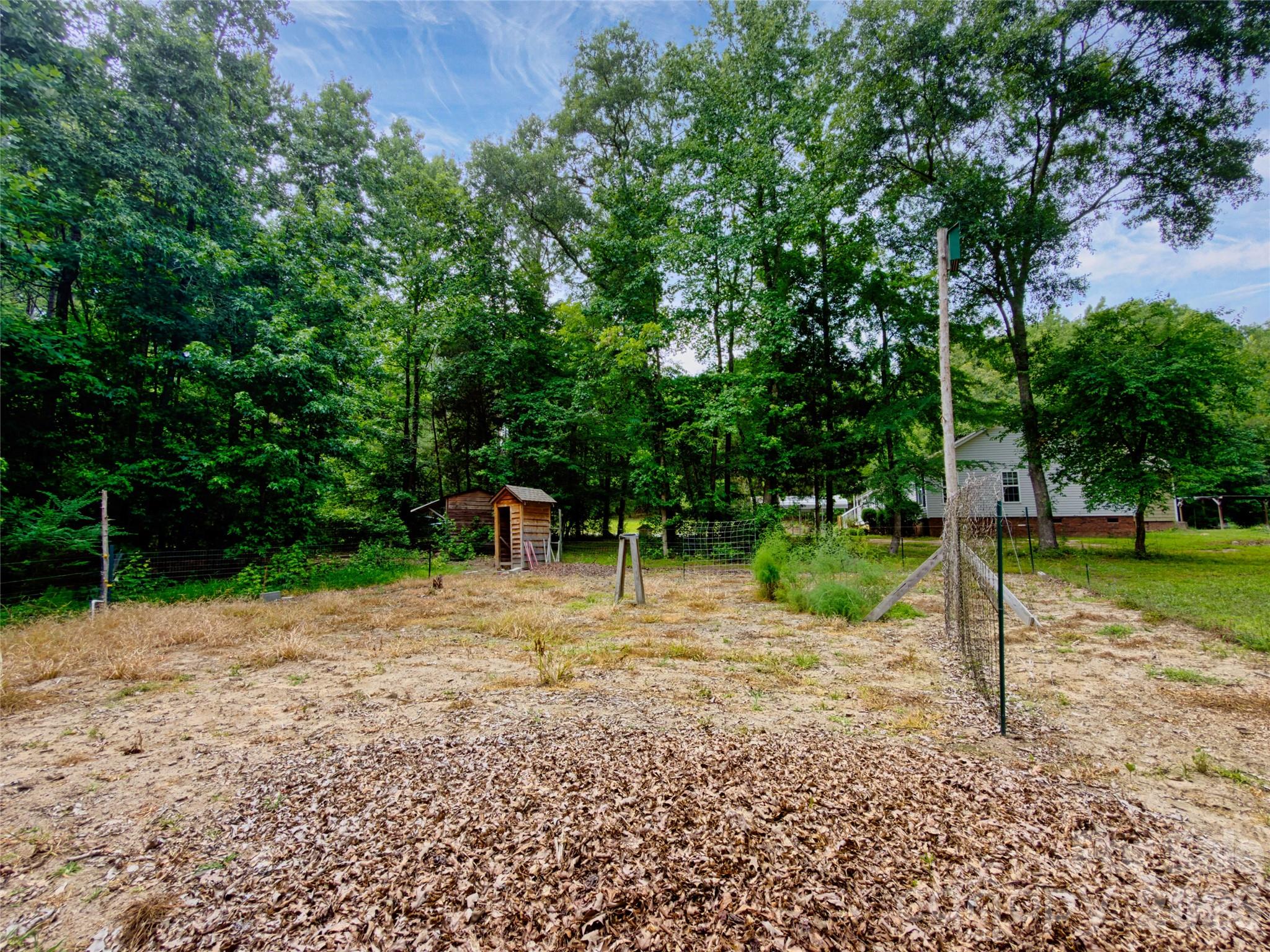 main property photo 37