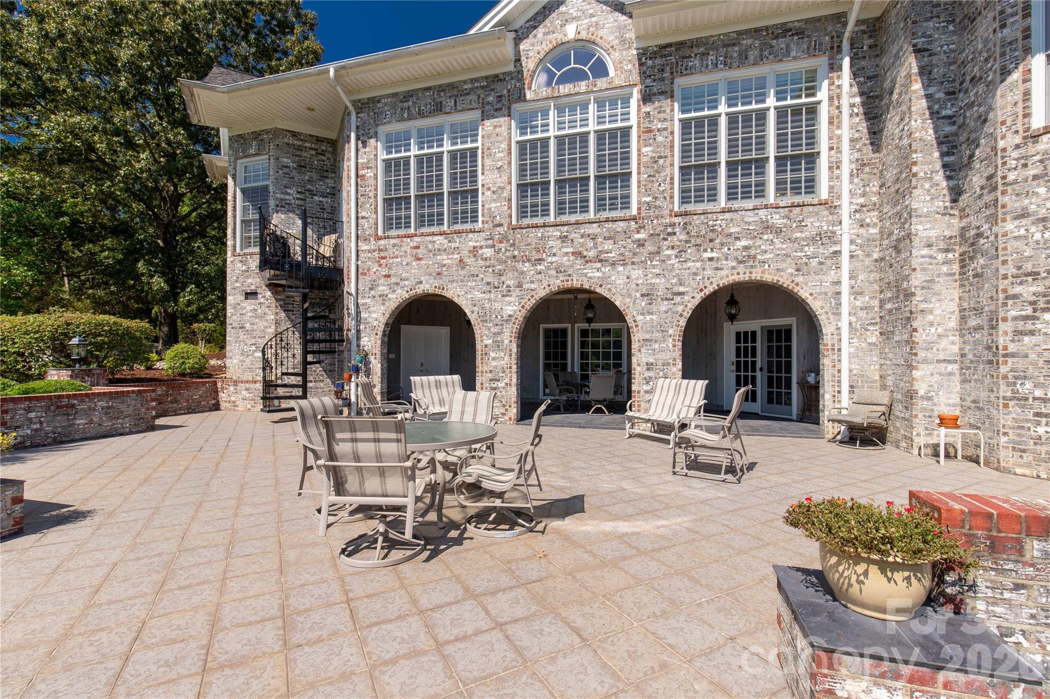 main property photo 39