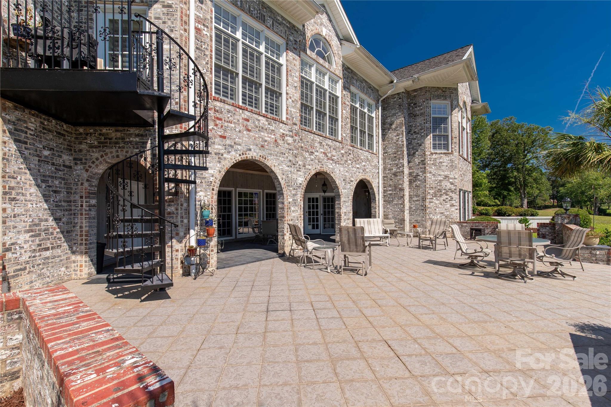 main property photo 40