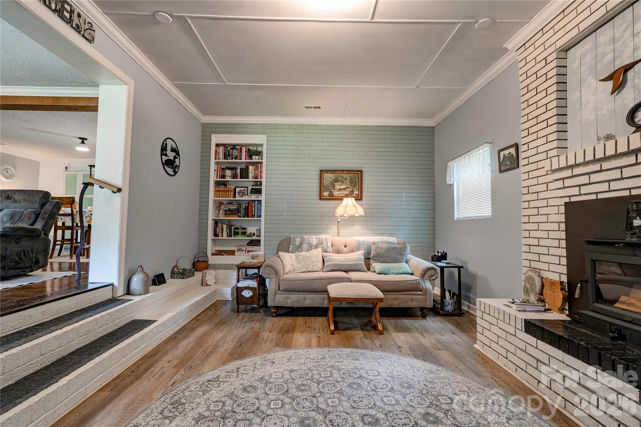 main property photo 11