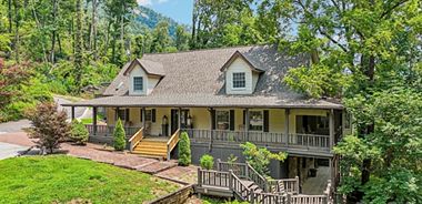 image of property with 8 Bed | 8 Bath | 4,343 Sqft