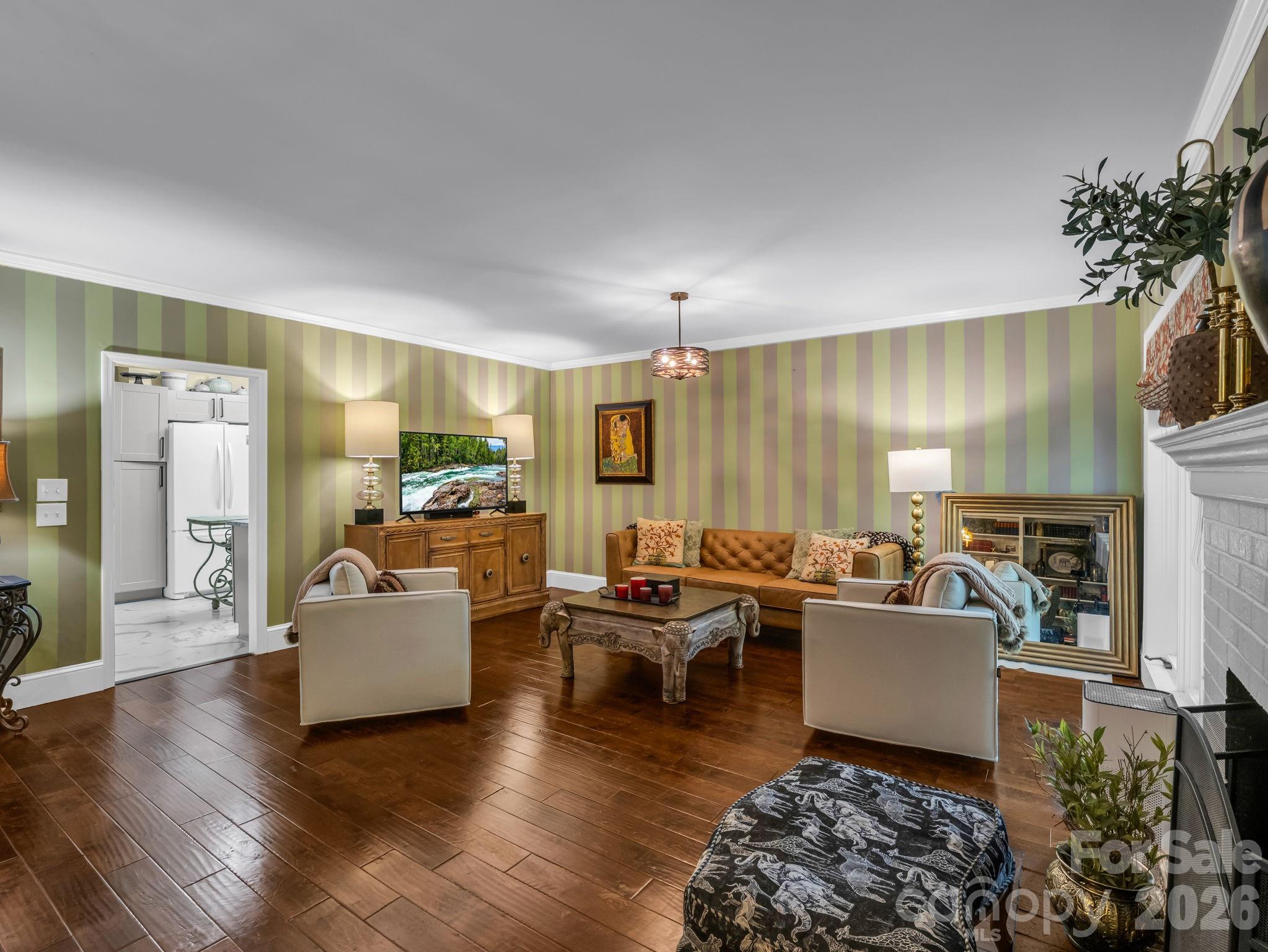 main property photo 6