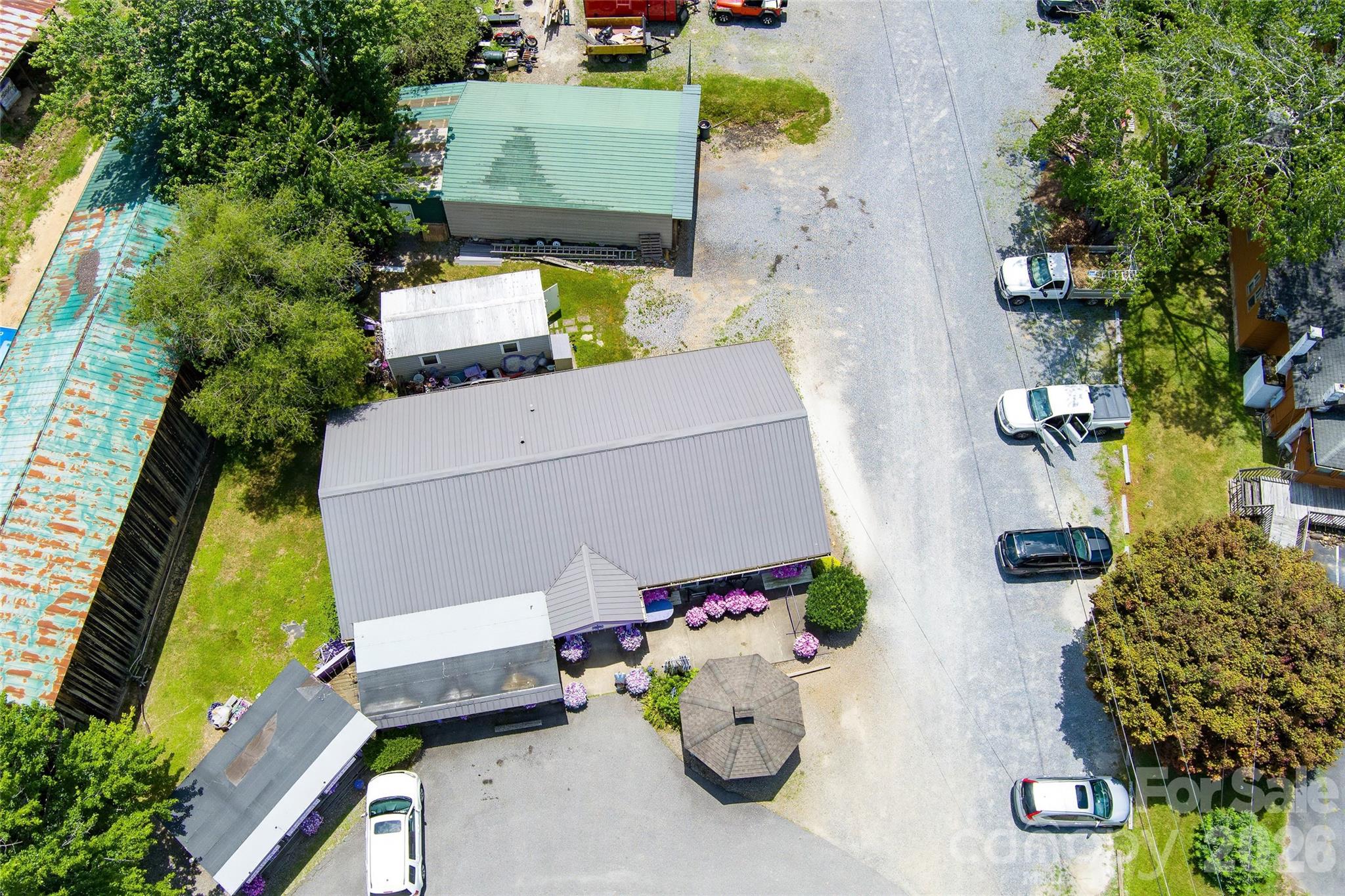 main property photo 4
