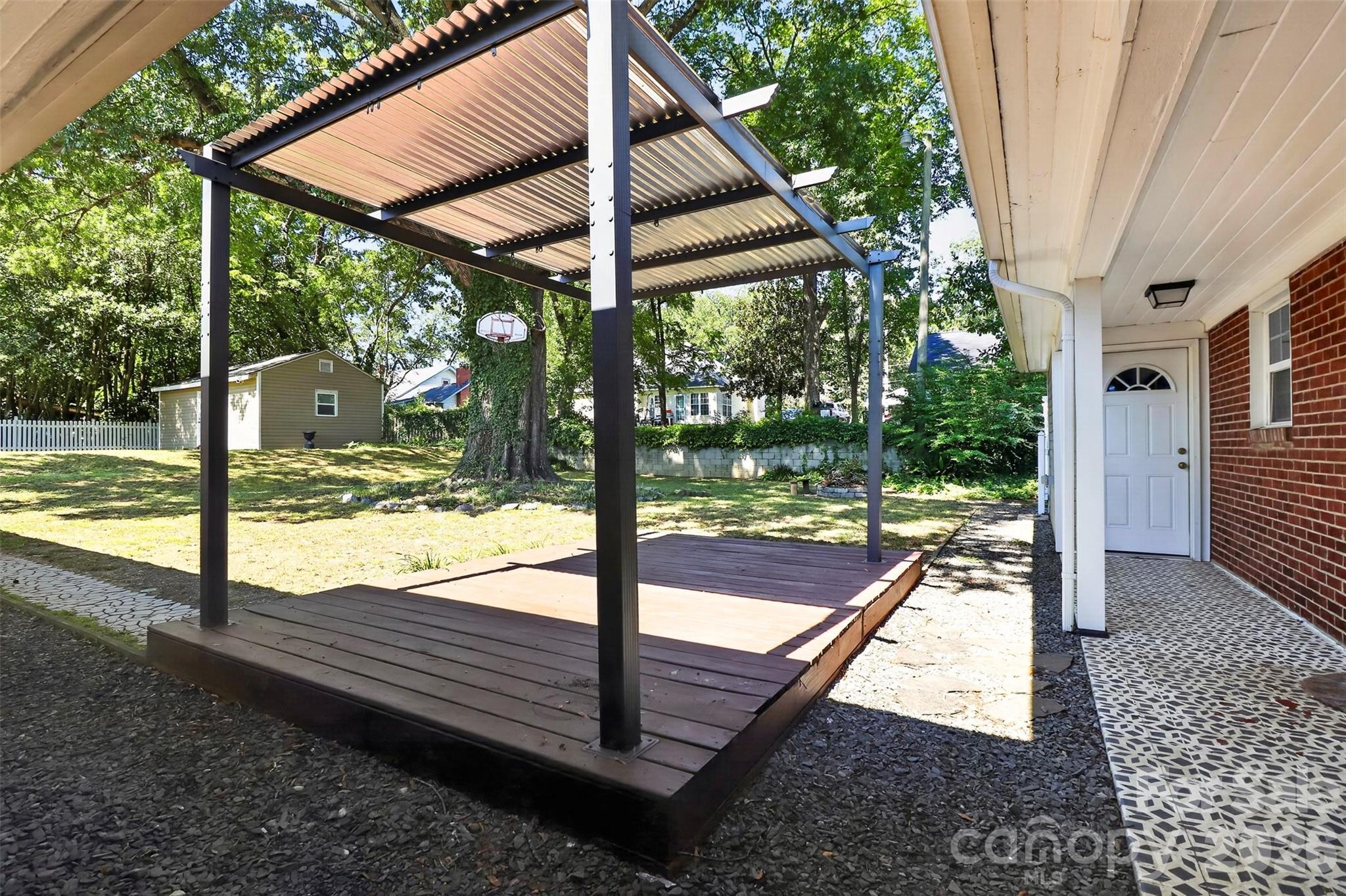 main property photo 39