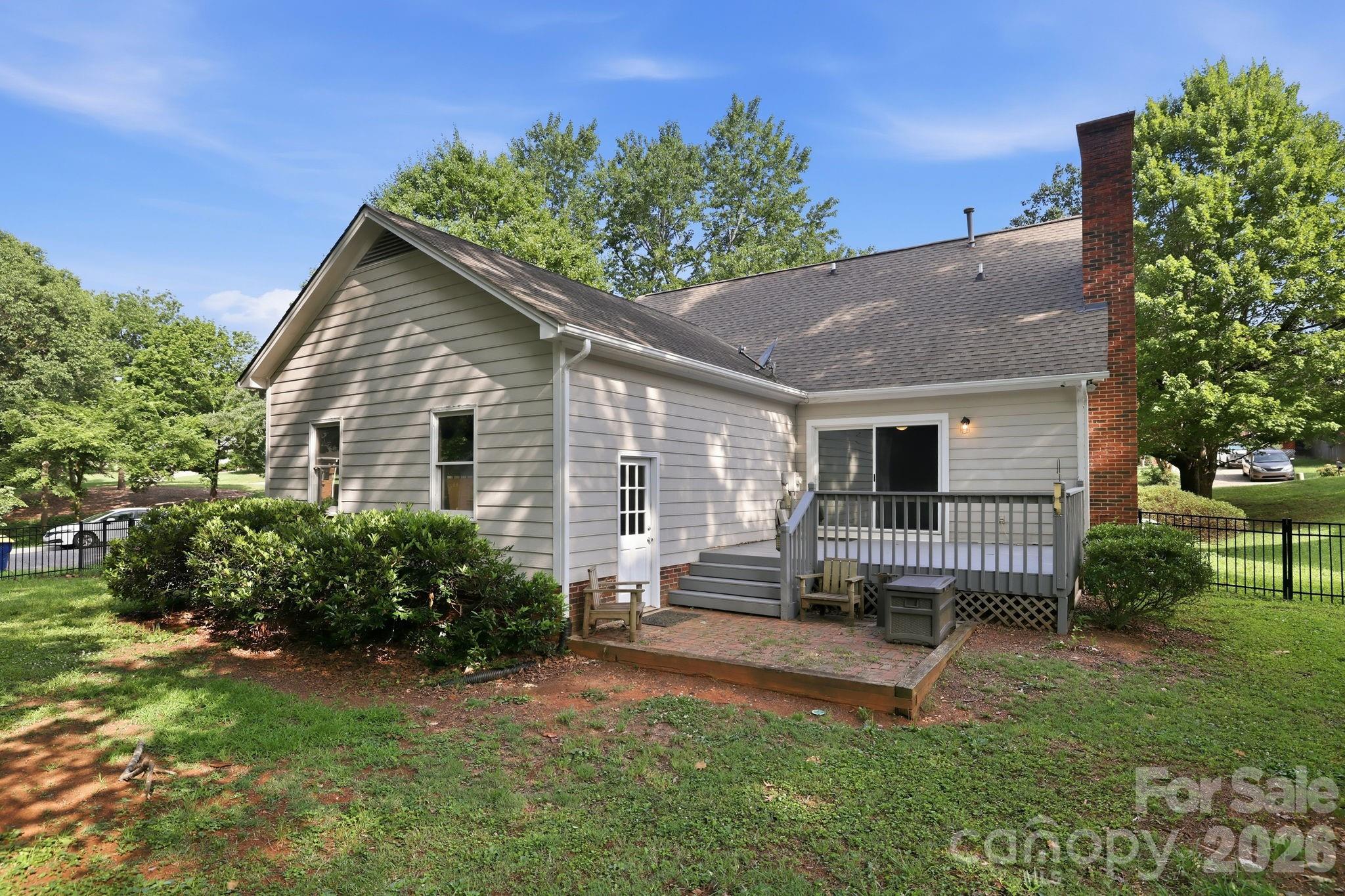main property photo 29