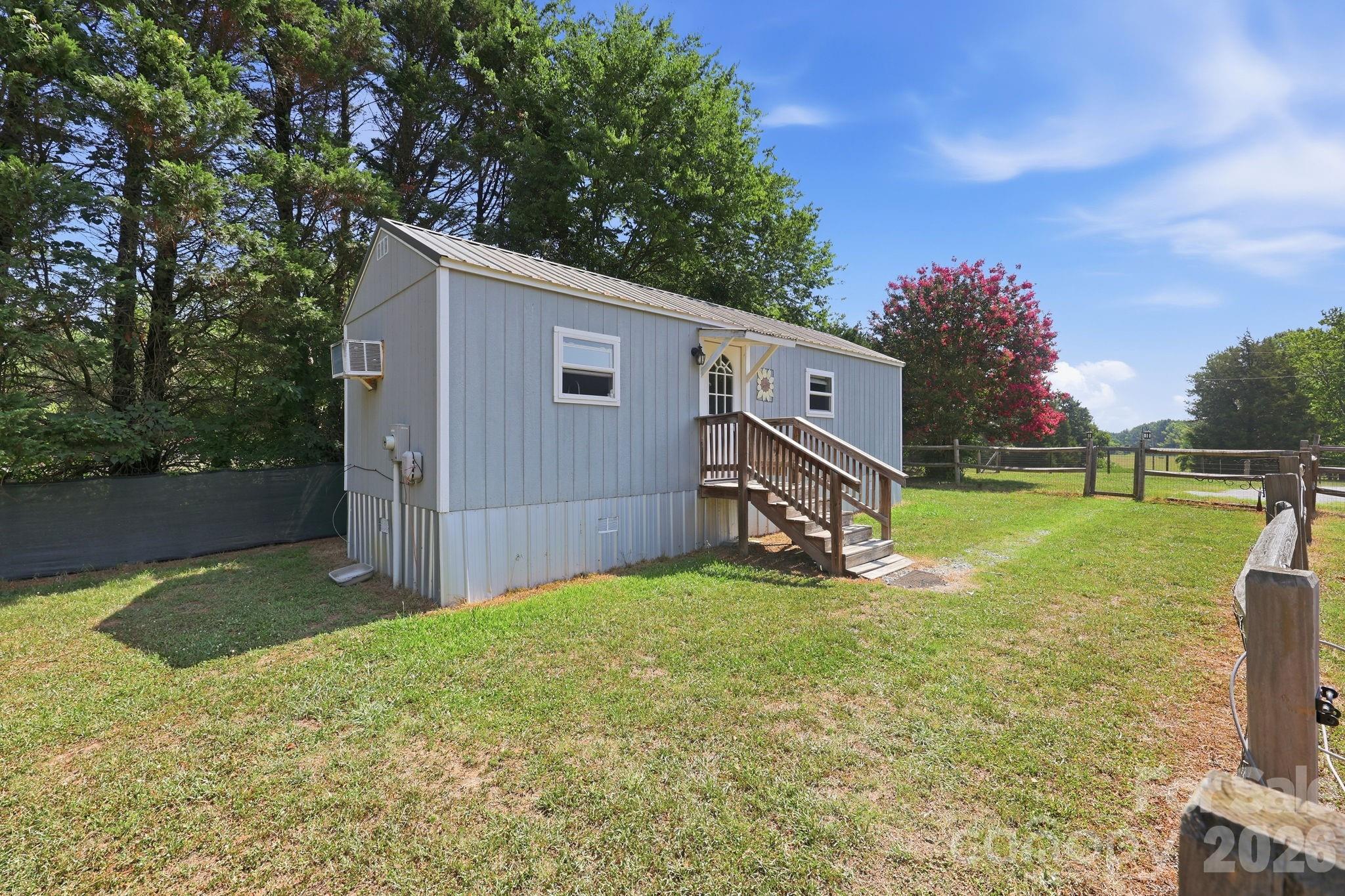 main property photo 15