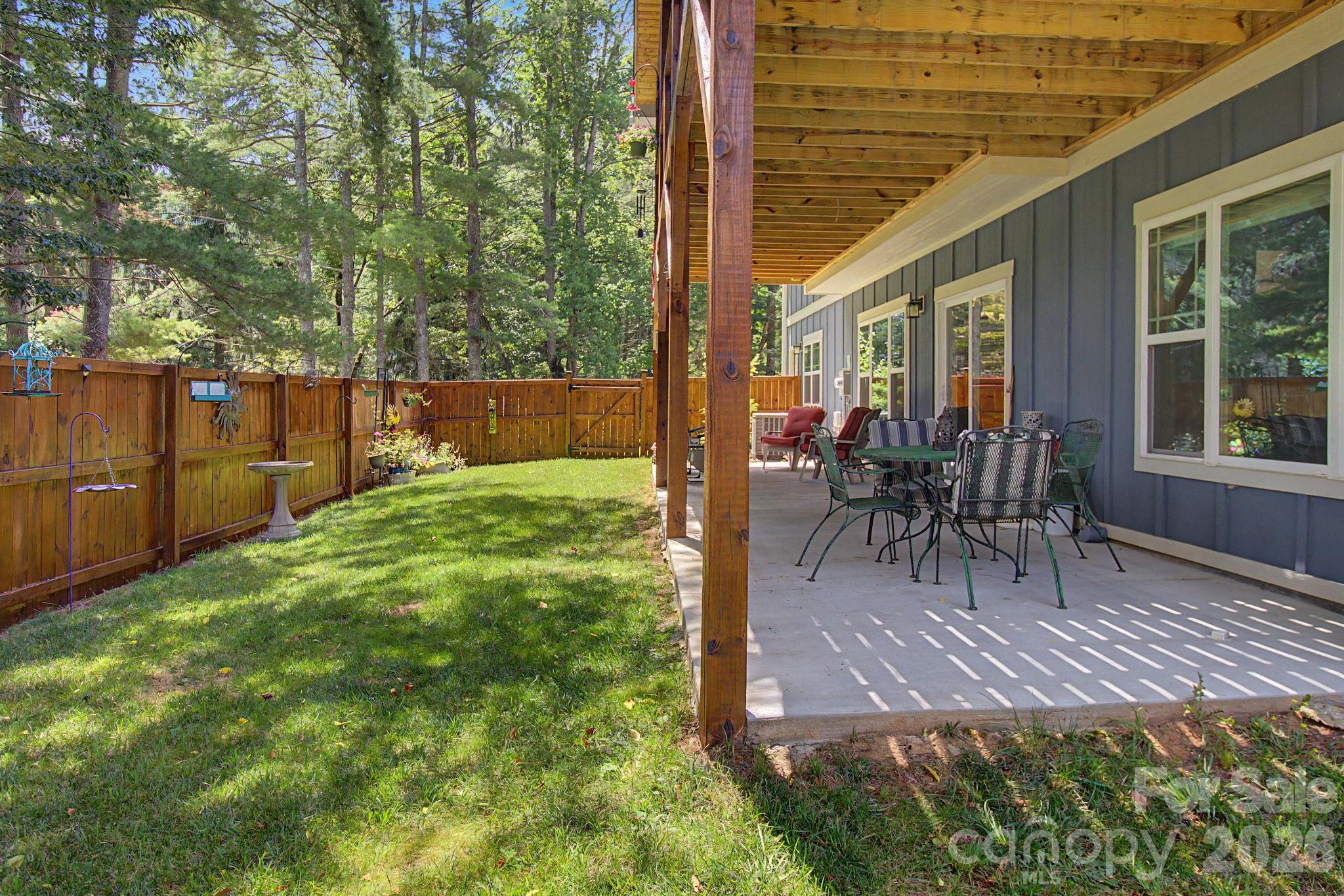 main property photo 40