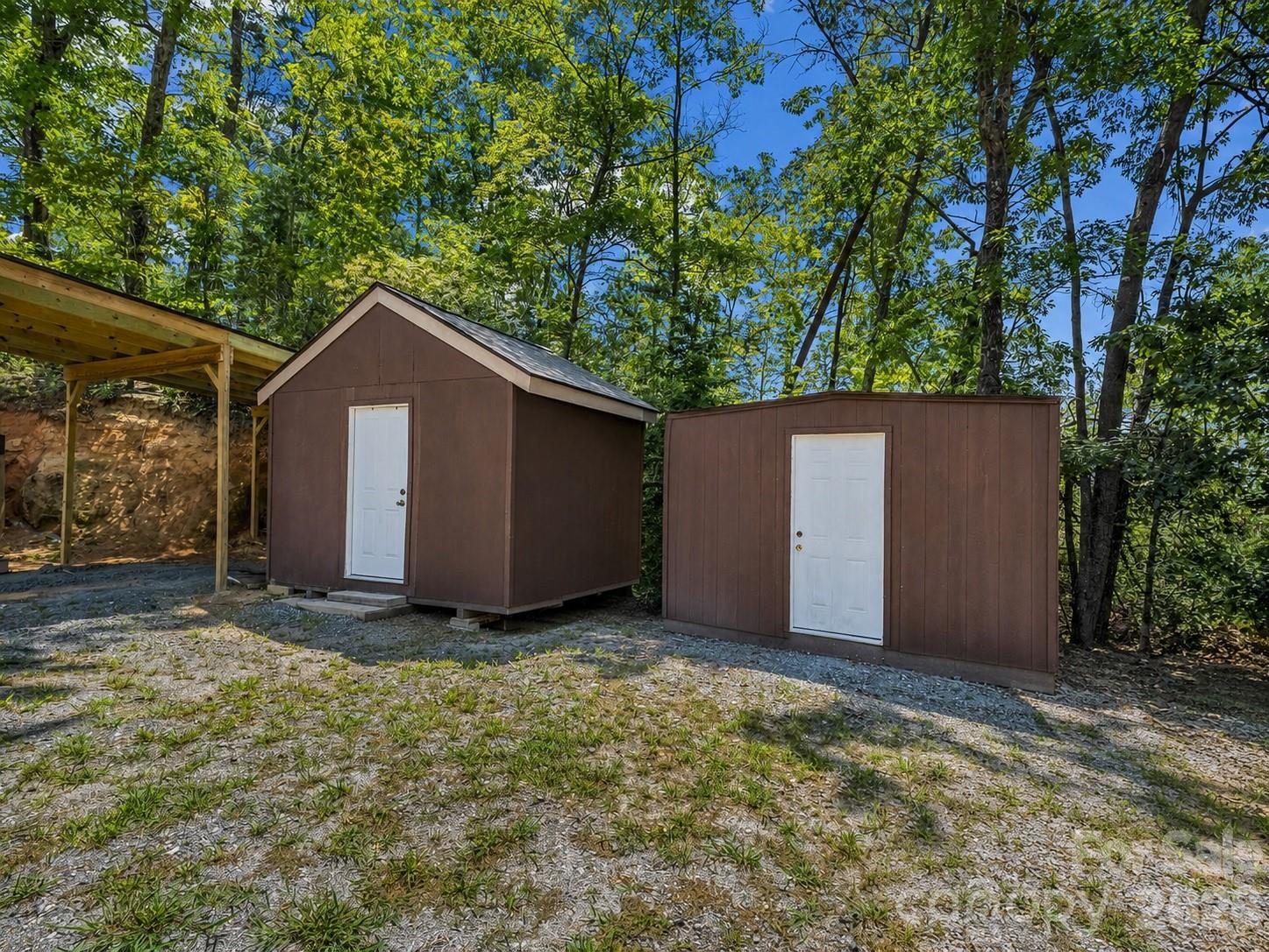 main property photo 39