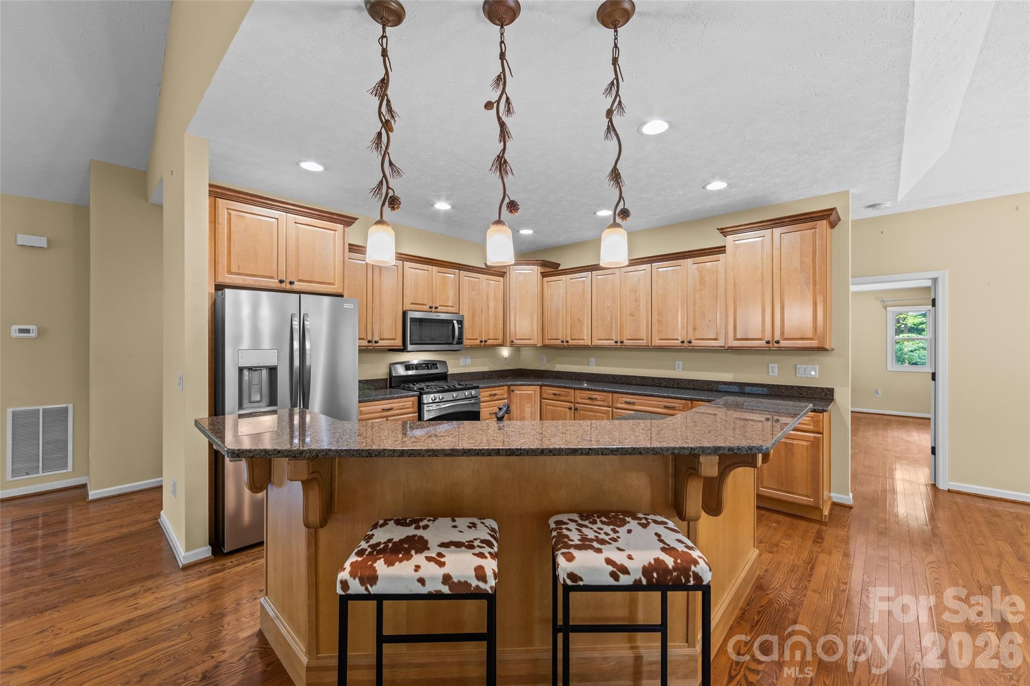 main property photo 8