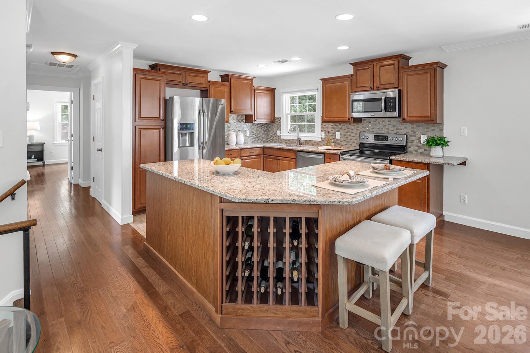 main property photo 9