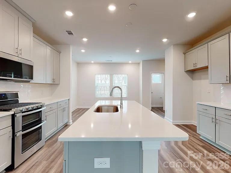 property viewer photo 2