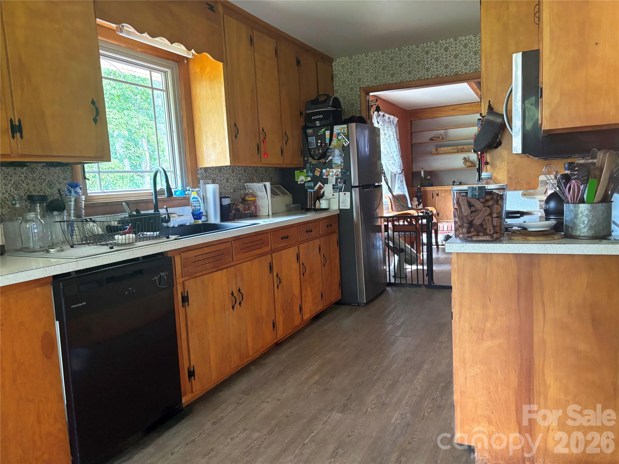 main property photo 8