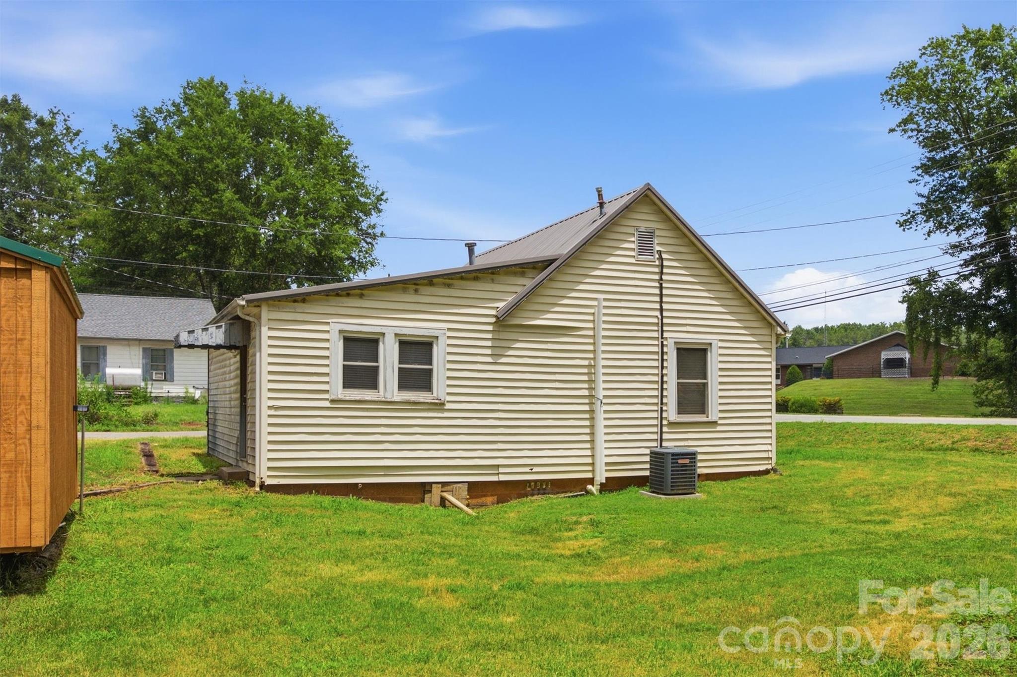 main property photo 16
