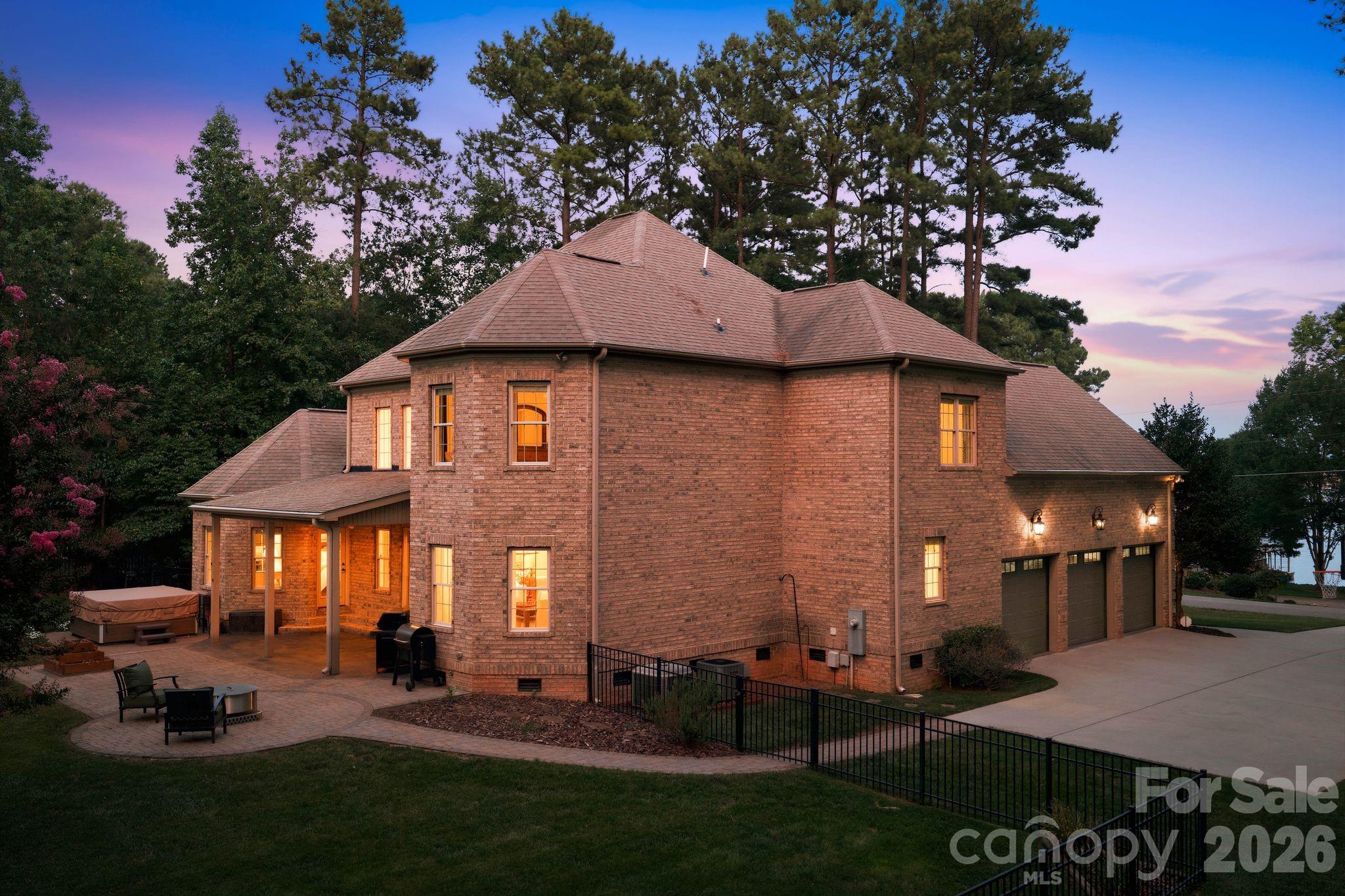 main property photo 29
