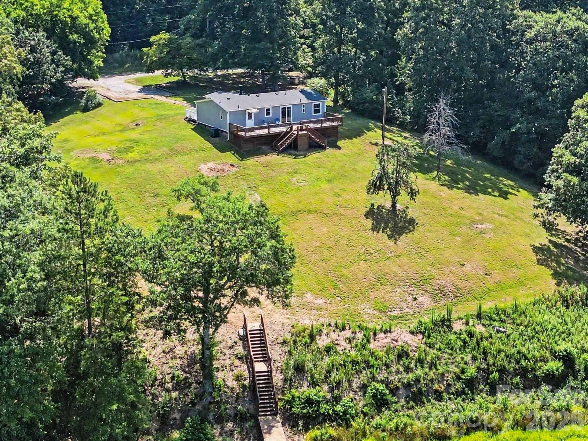 main property photo 30