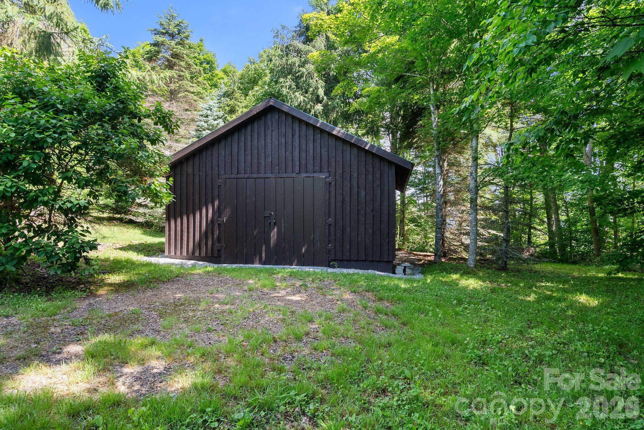 main property photo 31